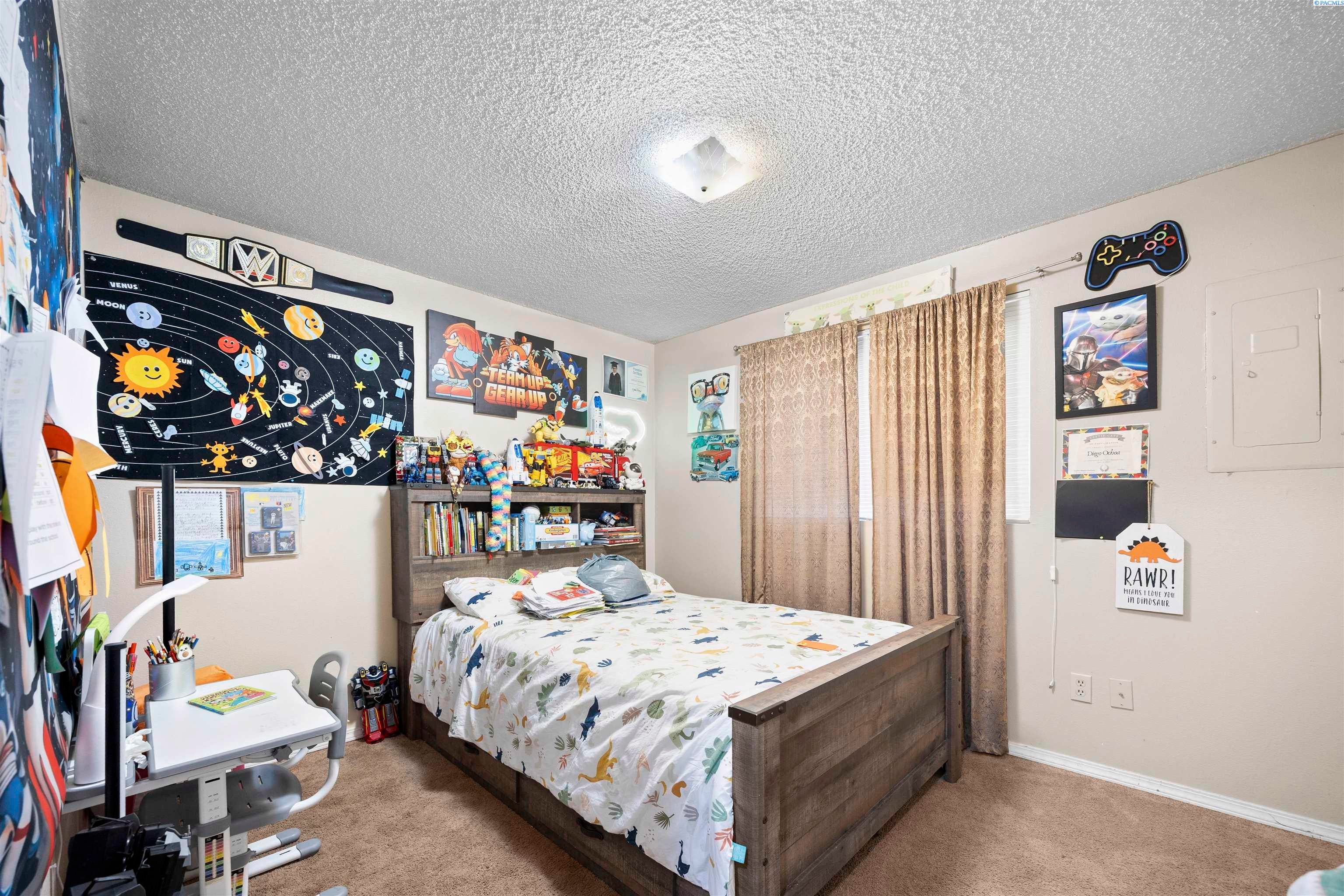 Zillah, Washington, 98953, United States, 9 Bedrooms Bedrooms, ,Residential,For Sale,2013273