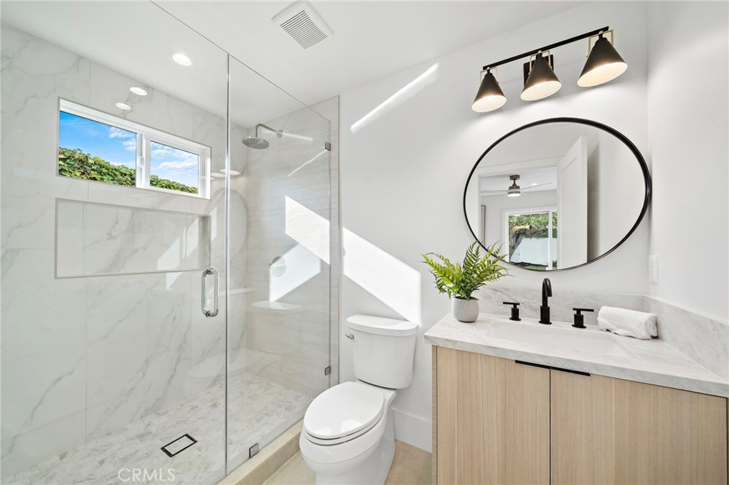 Huntington Beach, California, 92649, United States, 5 Bedrooms Bedrooms, ,4 BathroomsBathrooms,Residential,For Sale,1986485