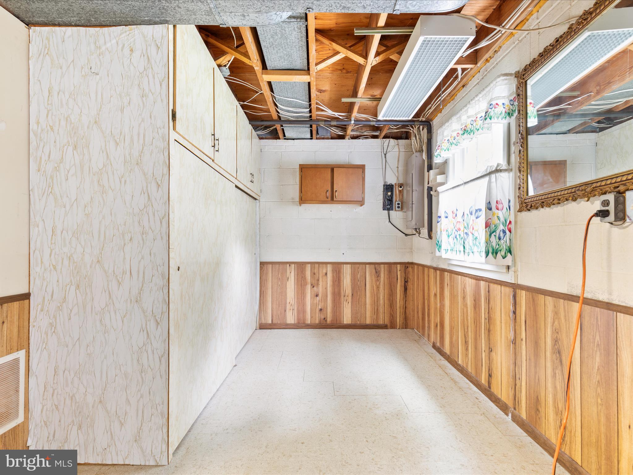 Falls Church, Virginia, 22043, United States, ,Residential,For Sale,1914114