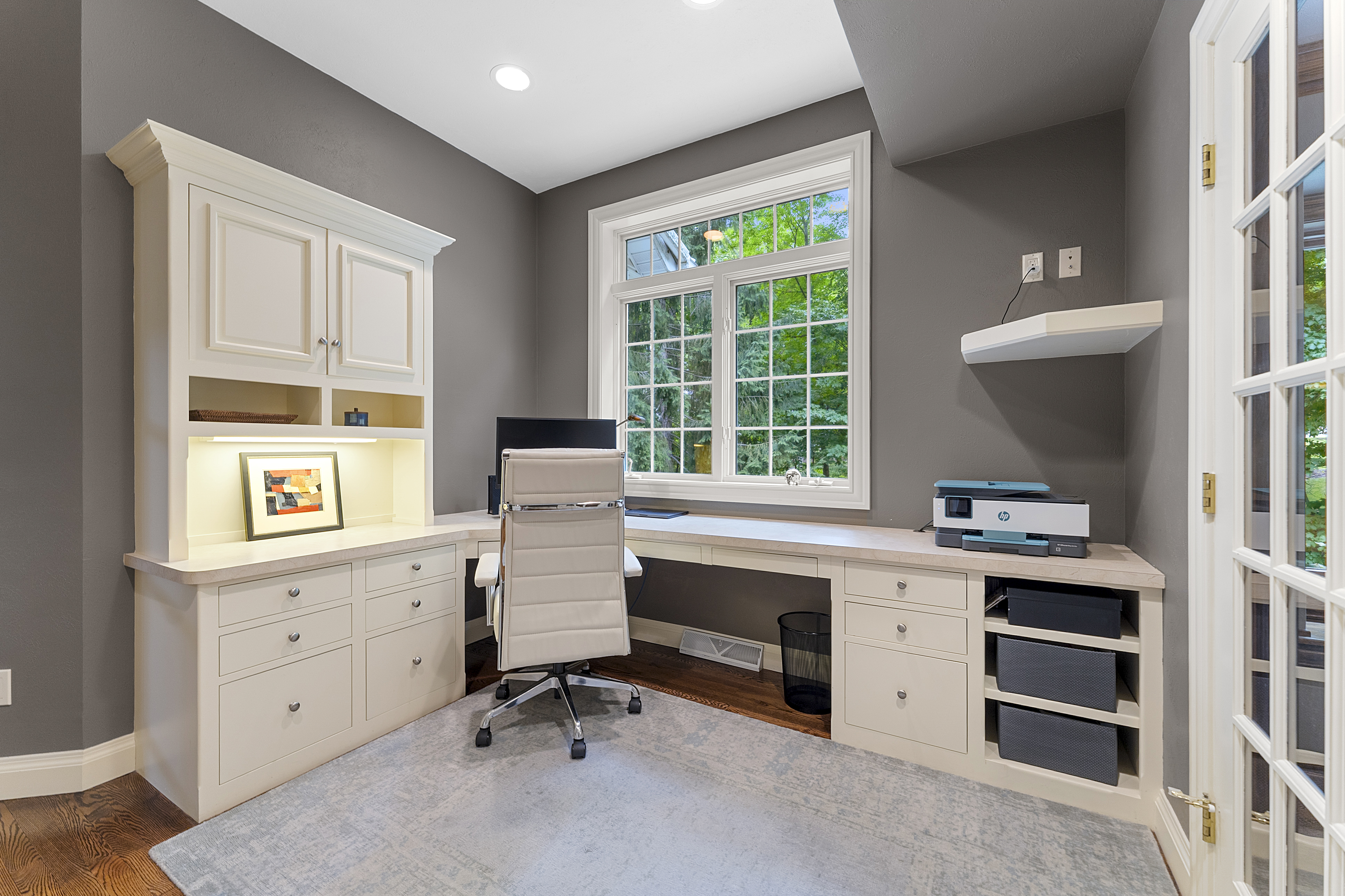 Elegant Colonial Offering Space, Privacy & Modern Comfort - 物件實景