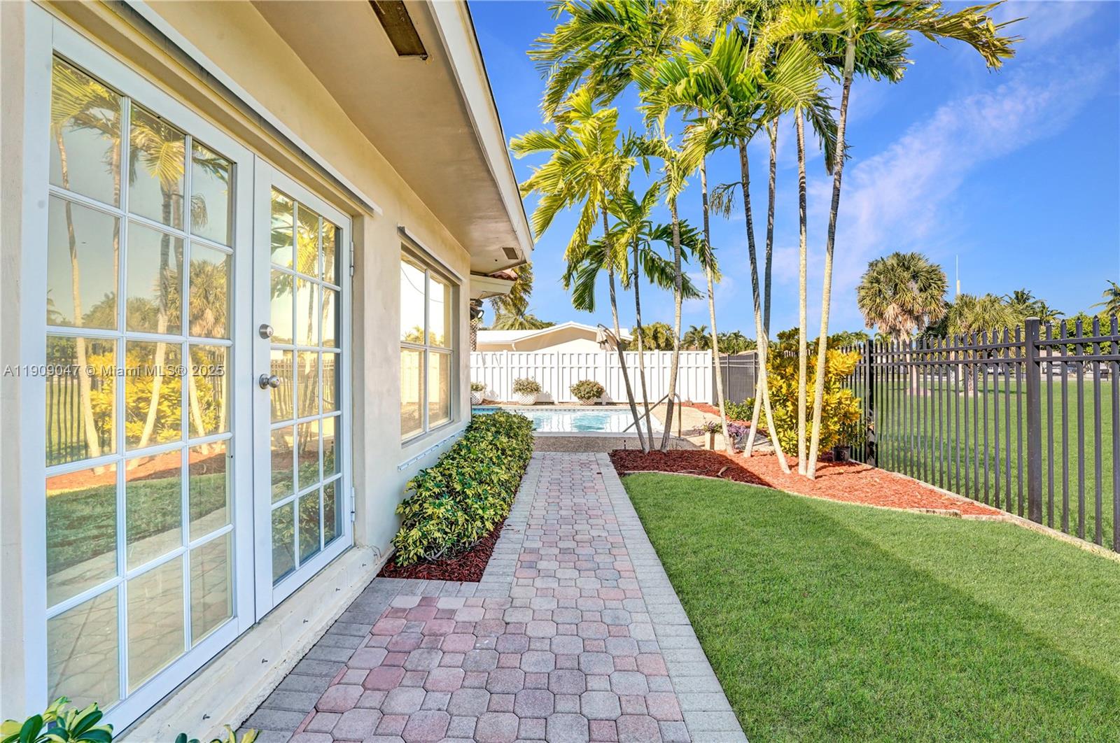 Pompano Beach, Florida, 33062, United States, 3 Bedrooms Bedrooms, ,3 BathroomsBathrooms,Residential,For Sale,1988166