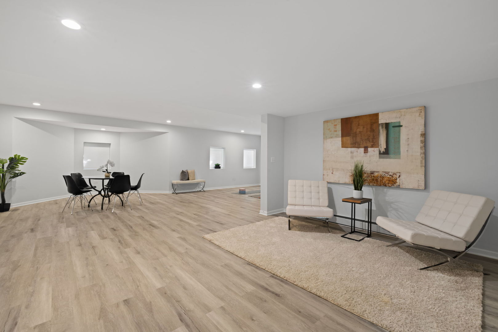 Oak Brook, Illinois, 60523, United States, 7 Bedrooms Bedrooms, ,5 BathroomsBathrooms,Residential,For Sale,1990925