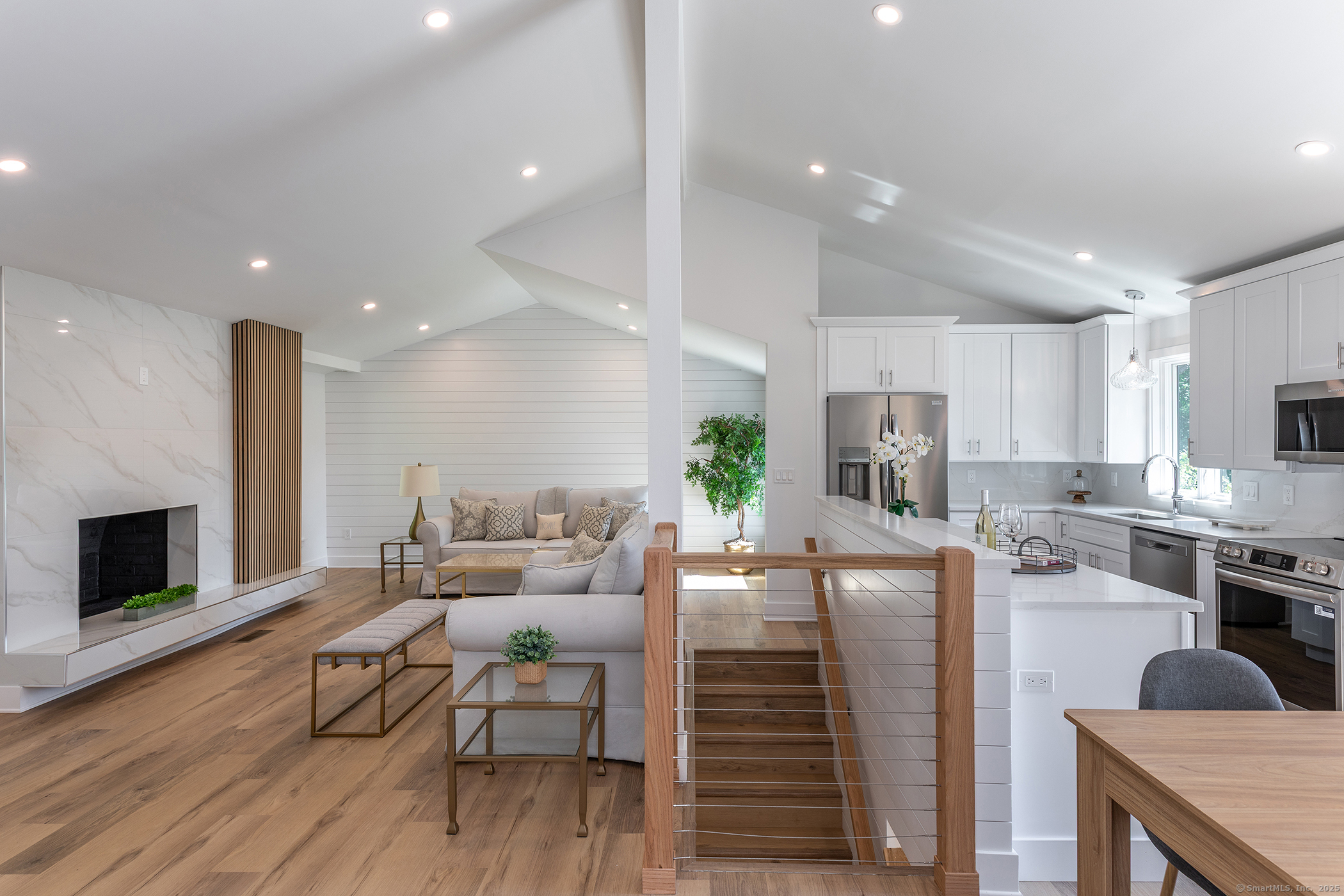 Brookfield, Connecticut, 06804, United States, 3 Bedrooms Bedrooms, ,2 BathroomsBathrooms,Residential,For Sale,1911070