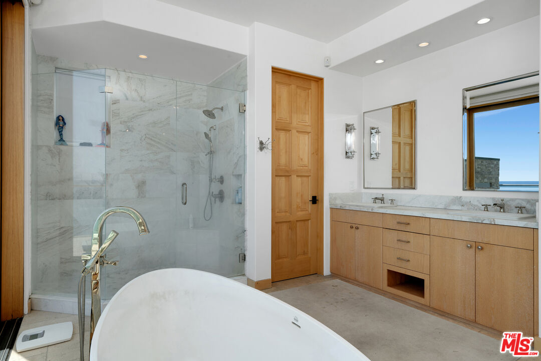 Malibu, California, 90265, United States, 3 Bedrooms Bedrooms, ,3 BathroomsBathrooms,Residential,For Sale,2002033