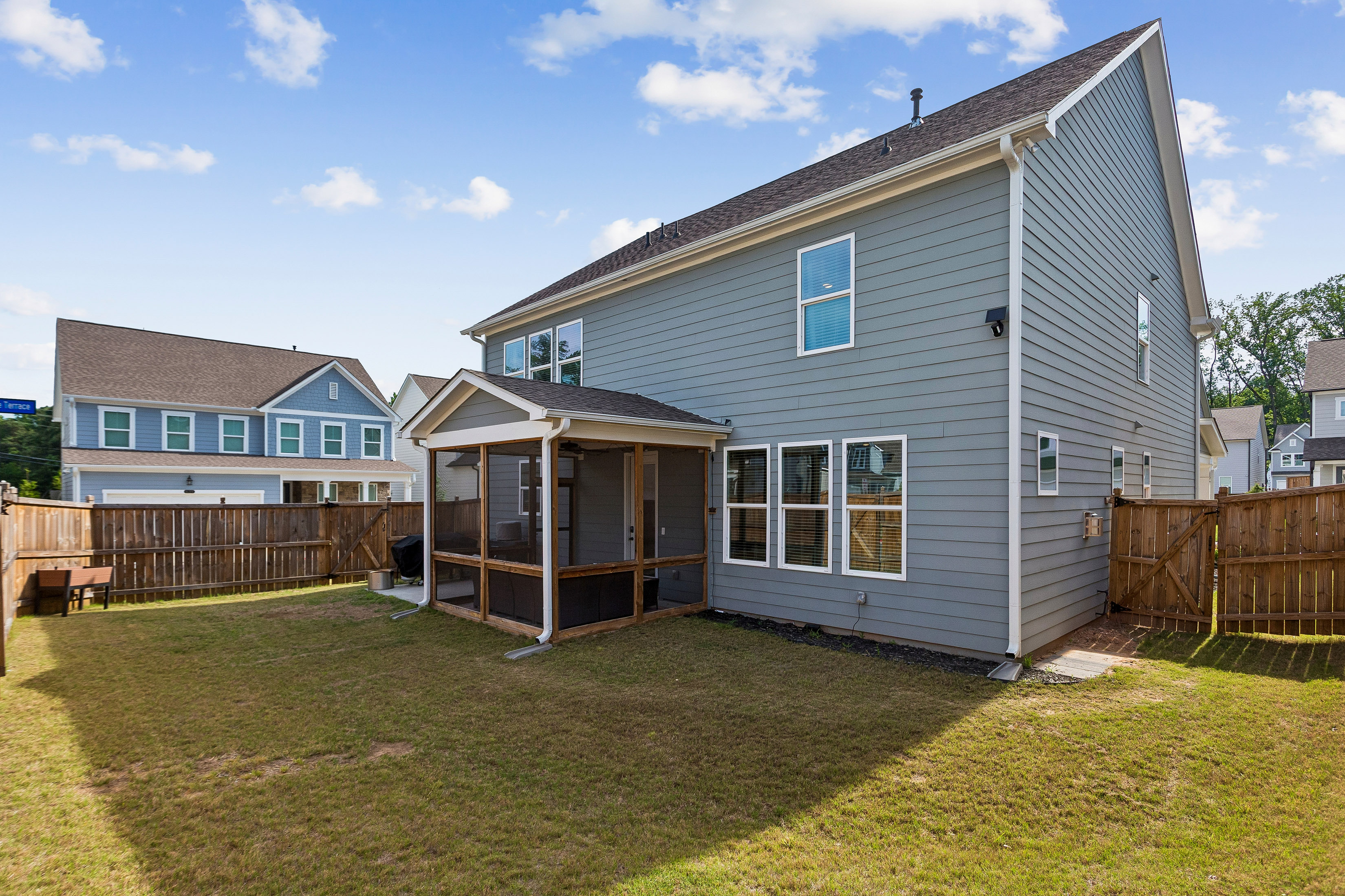  Stunning Home on Desirable Corner Lot in Beautiful New Gated Community - 物件實景