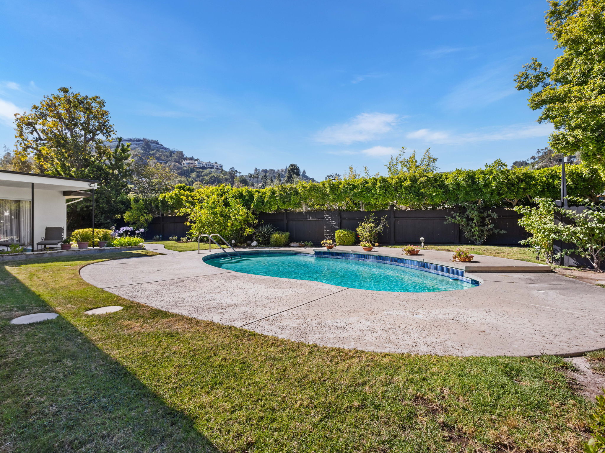  1120 Maybrook Dr - 物件實景