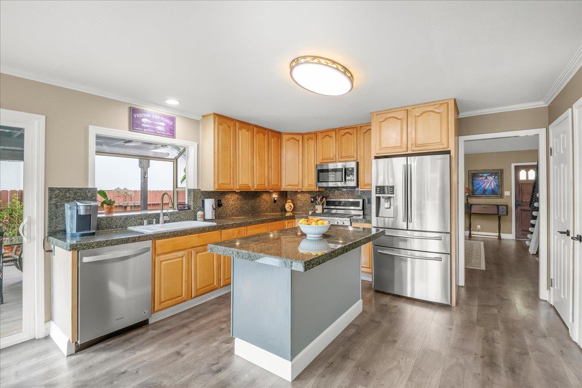 San Jose, California, 95119, United States, 5 Bedrooms Bedrooms, ,3 BathroomsBathrooms,Residential,For Sale,1991954