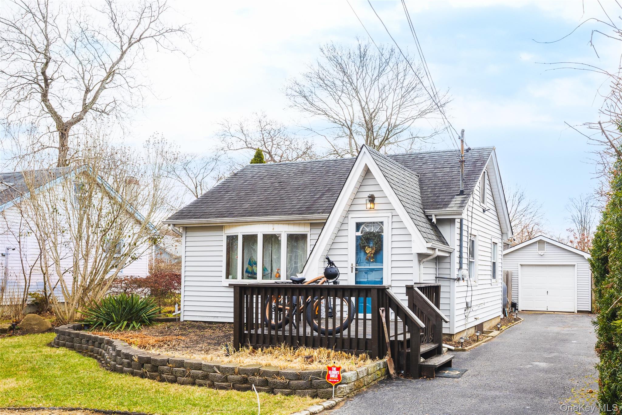 Elm Rd, Mastic Beach, NY 11951