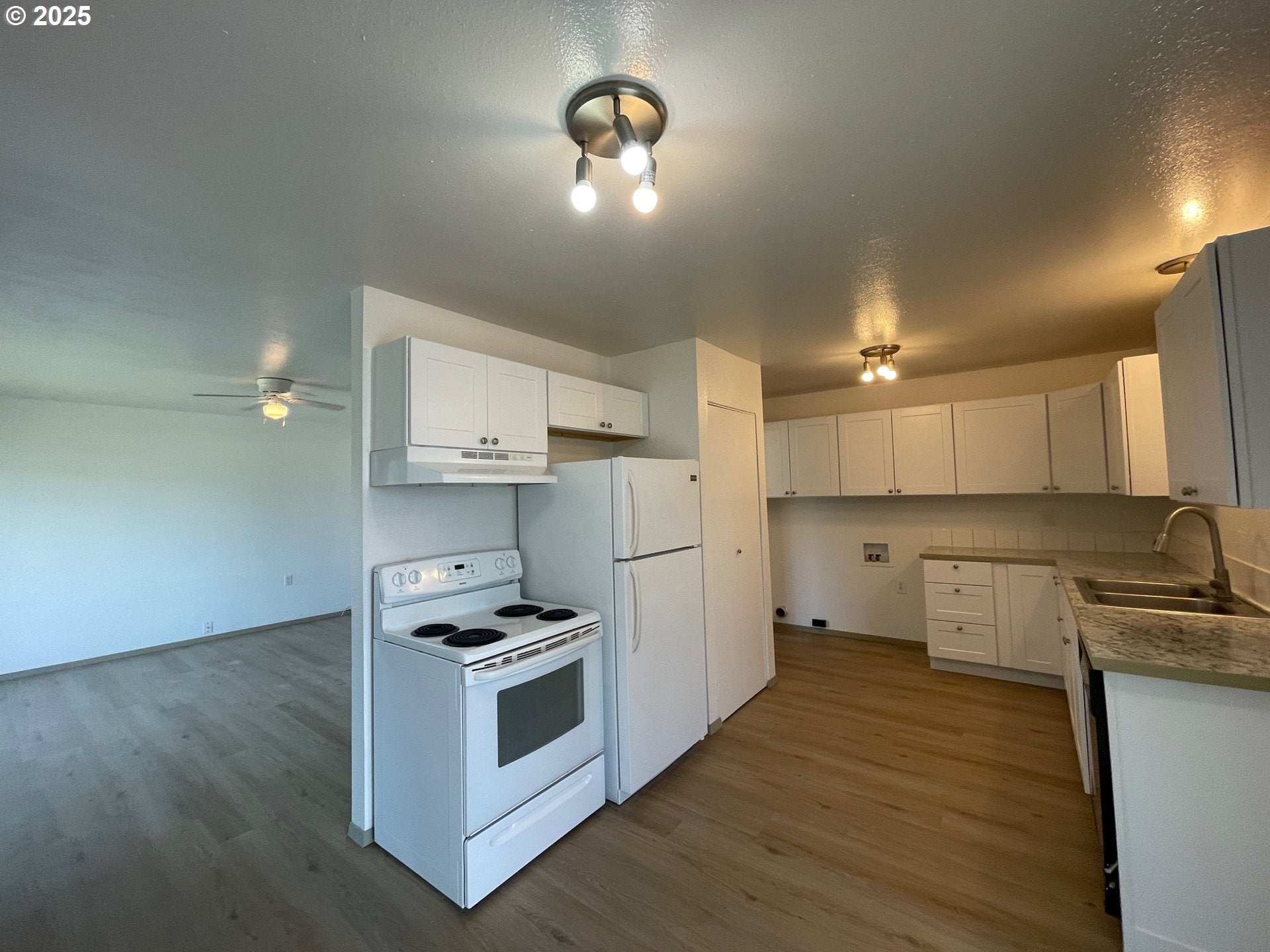 Bandon, Oregon, 97411, United States, ,Residential,For Sale,1923240