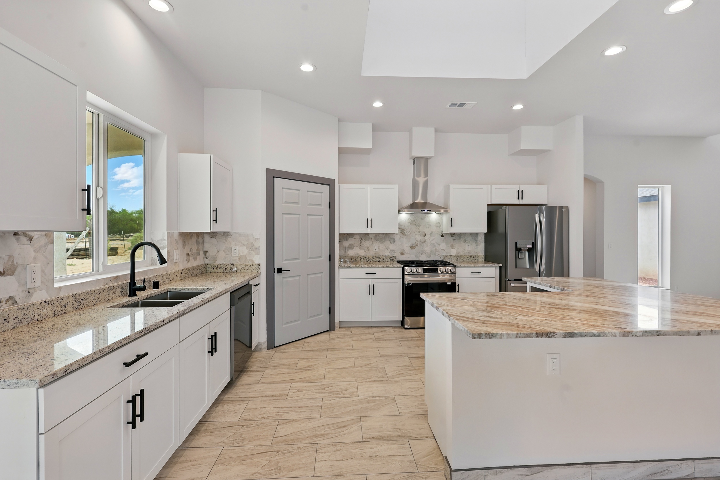 Los Lunas, New Mexico, 87031, United States, 4 Bedrooms Bedrooms, ,2 BathroomsBathrooms,Residential,For Sale,1943131