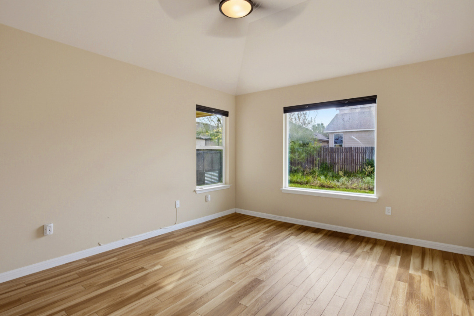  Move-In Ready & Meticulously Maintained in Fort Dessau - 物件實景