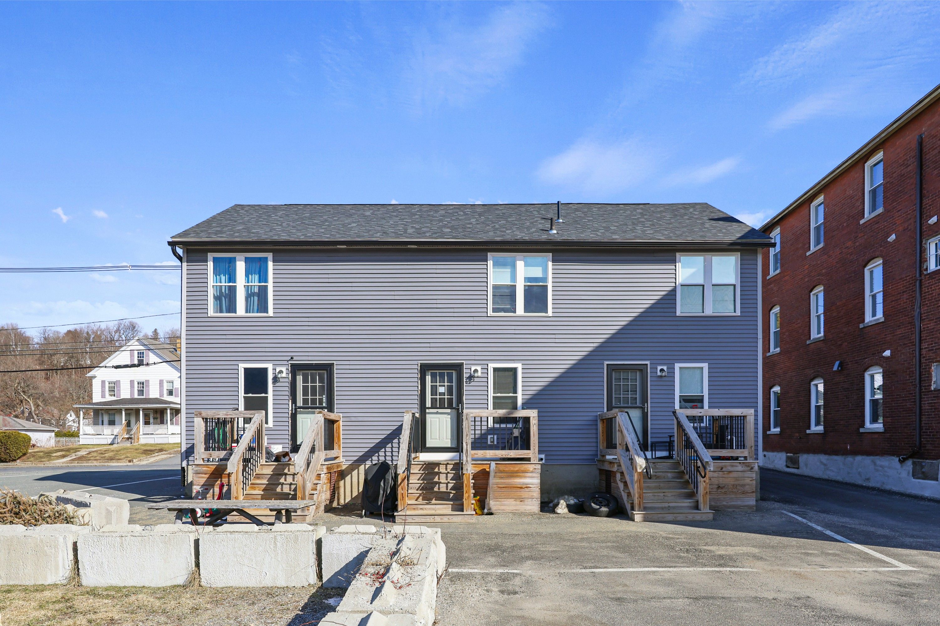  Turnkey & Valuable Investment Opportunity  Two Buildings, Nine Units - 物件實景