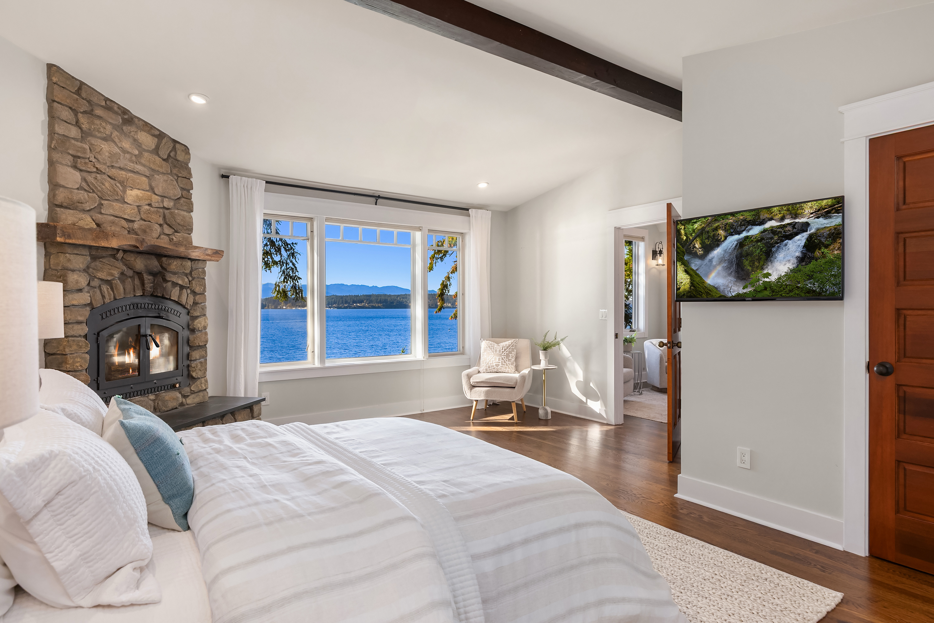  8405 Hansen Road Northeast, Bainbridge Island, WA 98110 - 物件實景