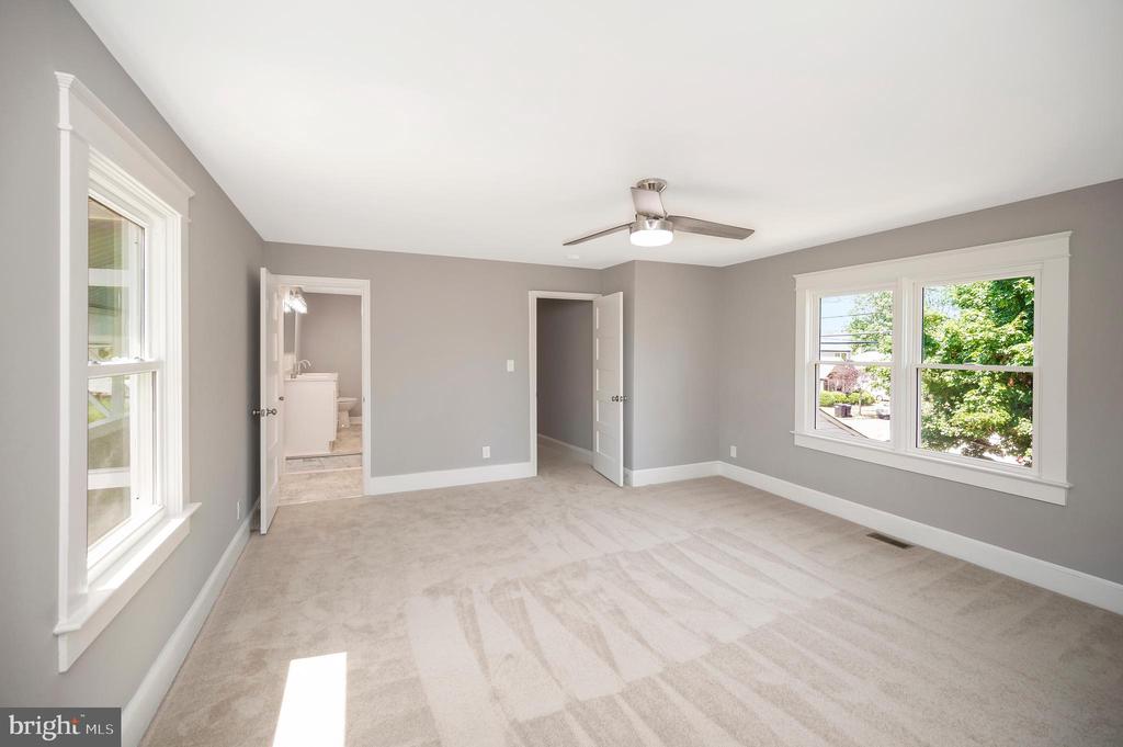 Fredericksburg, Virginia, 22401, United States, 4 Bedrooms Bedrooms, ,3 BathroomsBathrooms,Residential,For Sale,1916037