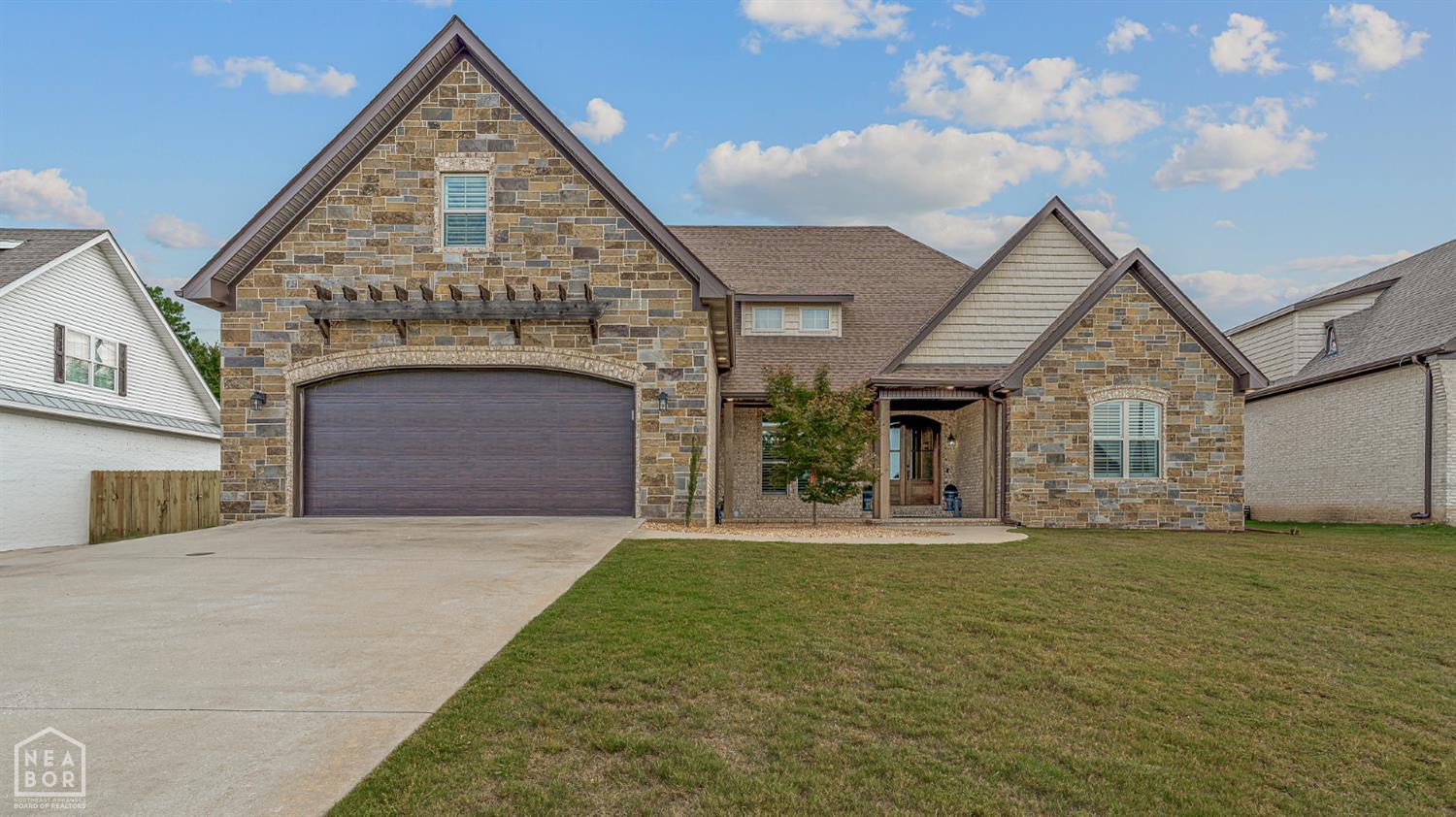 Jonesboro, Arkansas, 72404, United States, ,4 BathroomsBathrooms,Residential,For Sale,1981913