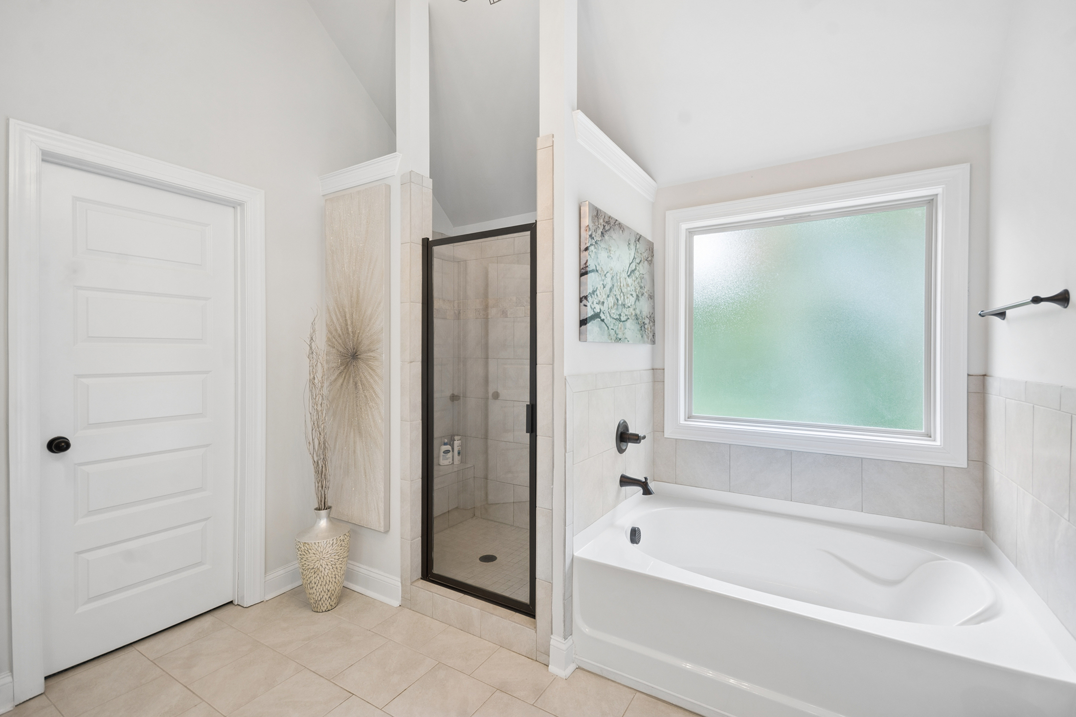  Thoughtfully Designed Home in Private, Nine Oaks Neighborhood - 物件實景