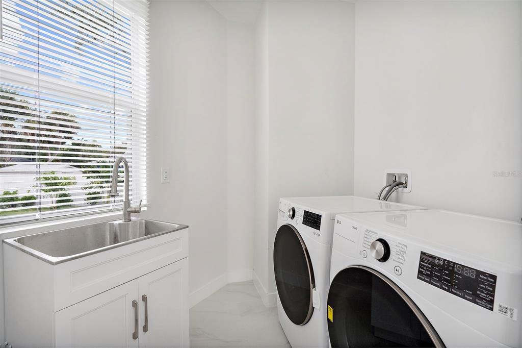 North Port, Florida, 34286, United States, 3 Bedrooms Bedrooms, ,2 BathroomsBathrooms,Residential,For Sale,1942129