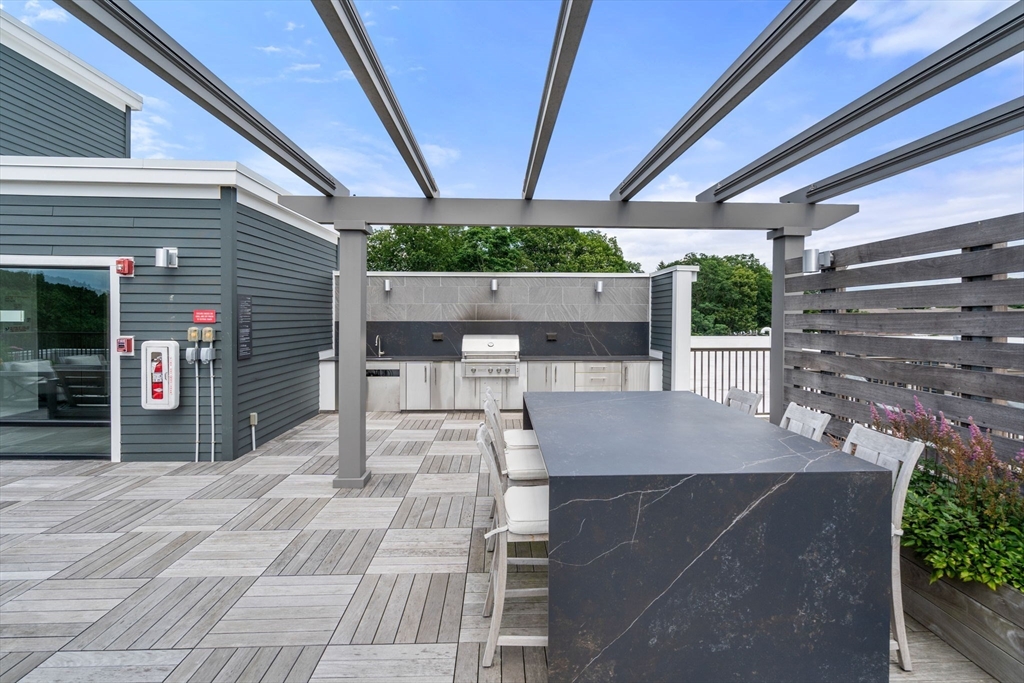 Canton, Massachusetts, 02021, United States, 1 Bedroom Bedrooms, ,1 BathroomBathrooms,Residential,For Sale,1917875