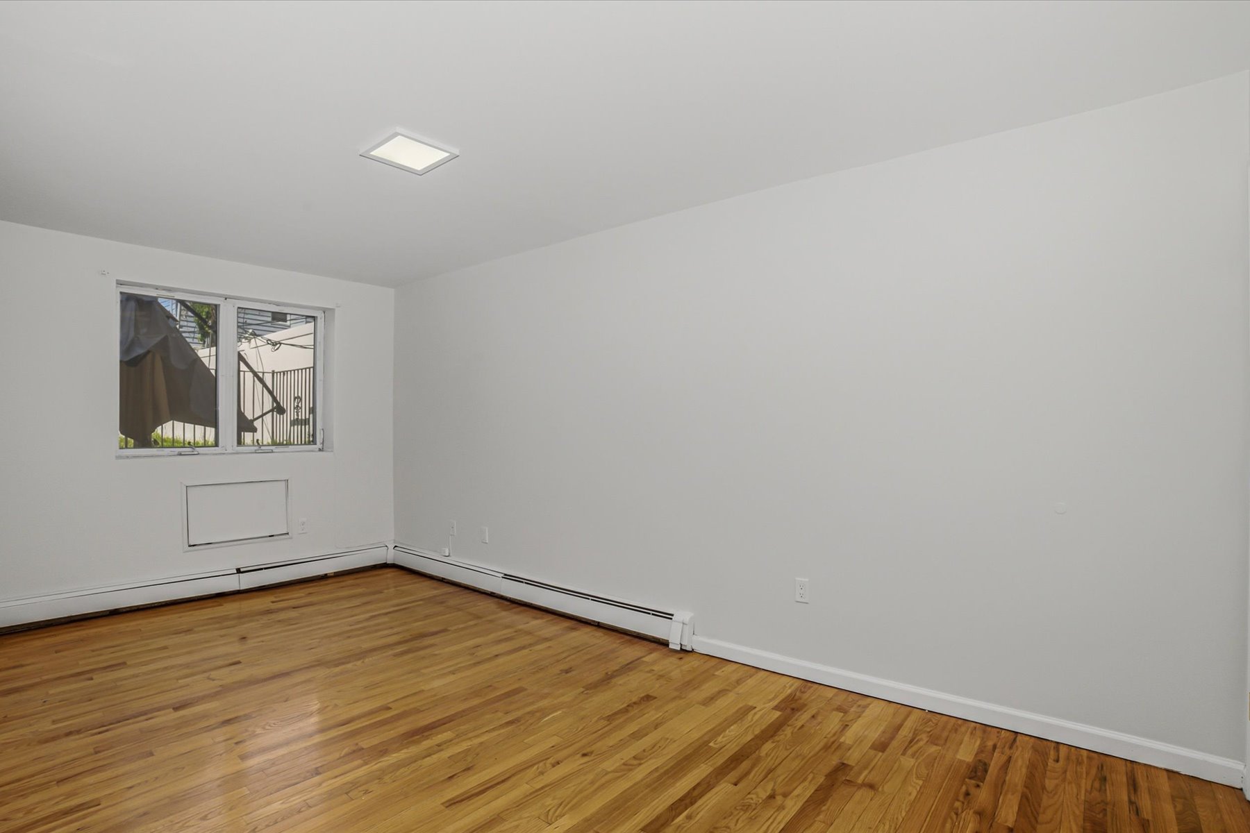  2011 Colonial Avenue, Bronx, NY, 10461 - 物件實景