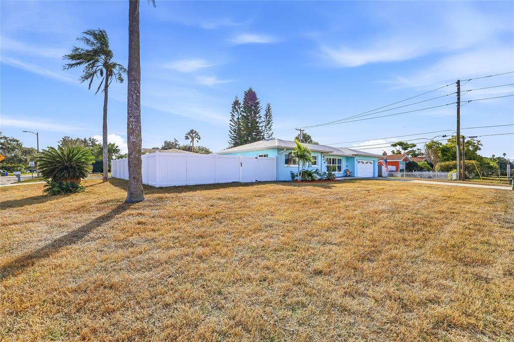 Dunedin, Florida, 34698, United States, 3 Bedrooms Bedrooms, ,2 BathroomsBathrooms,Residential,For Sale,2003433