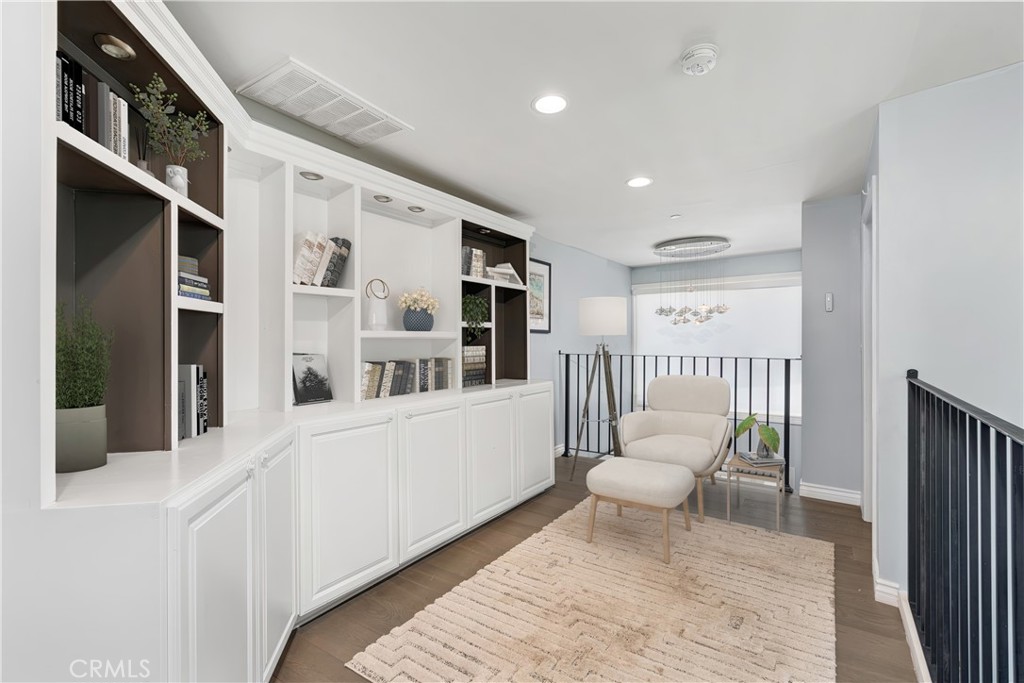 Los Angeles, California, 90046, United States, 3 Bedrooms Bedrooms, ,4 BathroomsBathrooms,Residential,For Sale,1817494
