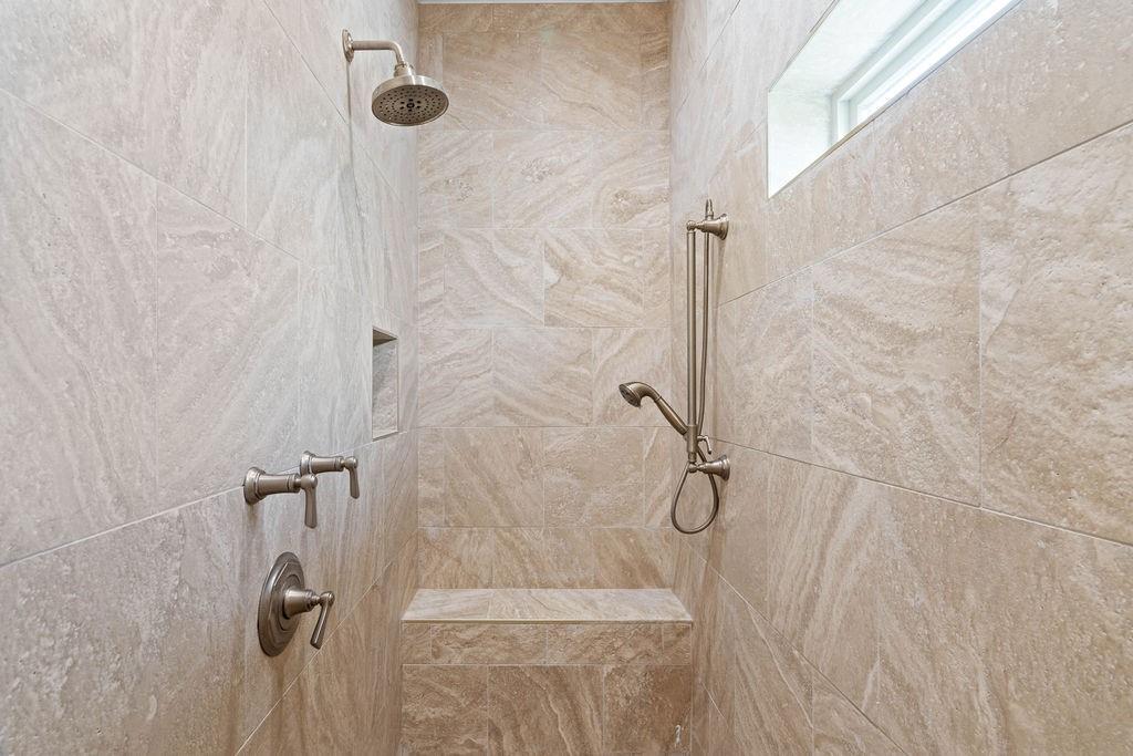 Beeville, Texas, 78102, United States, 4 Bedrooms Bedrooms, ,3 BathroomsBathrooms,Residential,For Sale,1857883