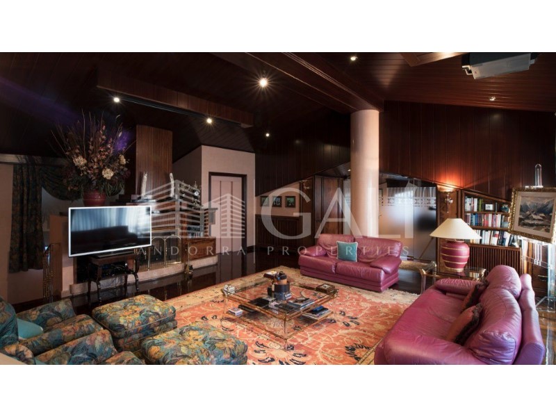 Andorra la Vella, Andorra, AD, 5 Bedrooms Bedrooms, ,4 BathroomsBathrooms,Residential,For Sale,1627592