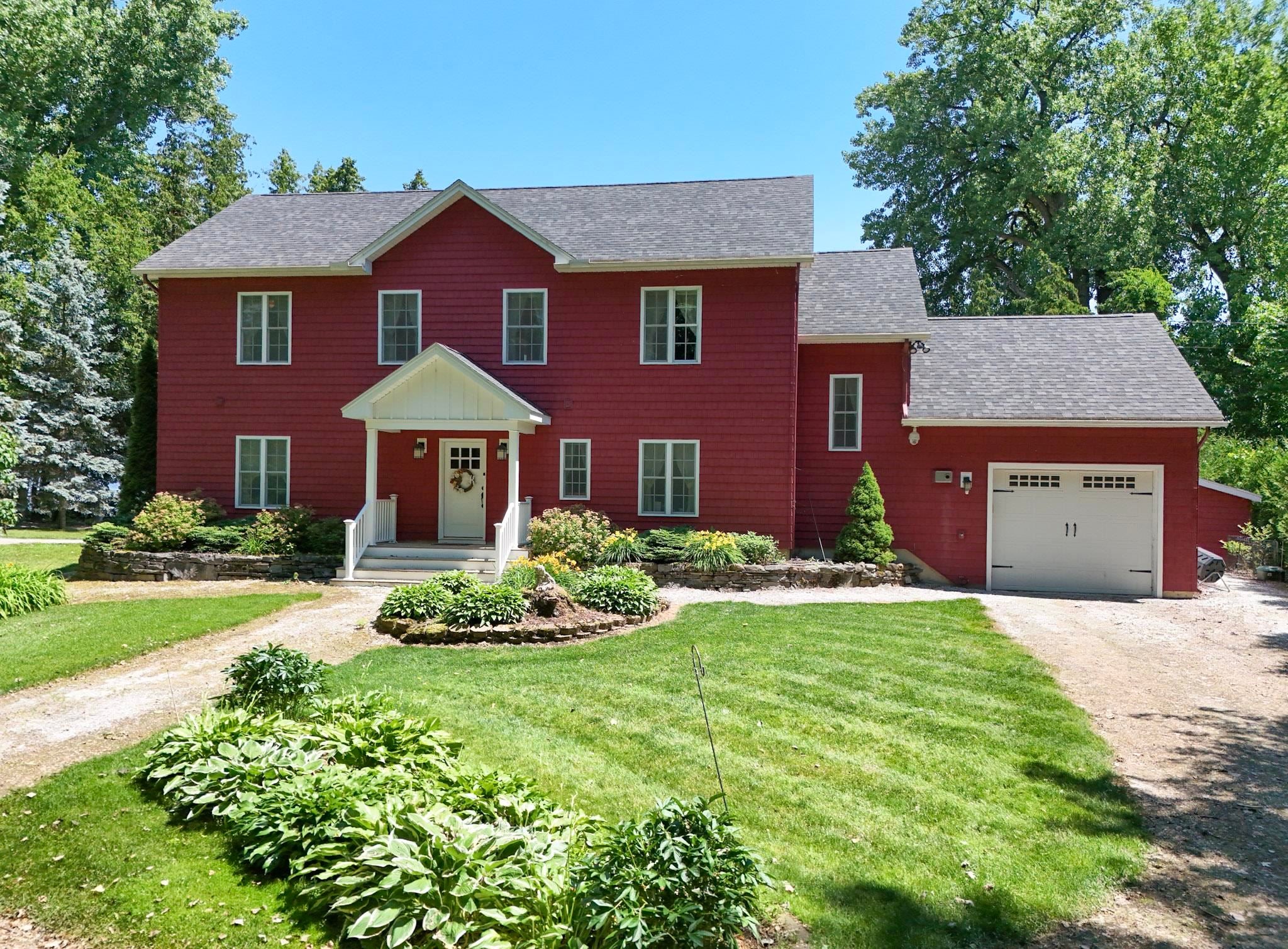 Alburgh, Vermont, 05440, United States, 5 Bedrooms Bedrooms, ,1 BathroomBathrooms,Residential,For Sale,1885348