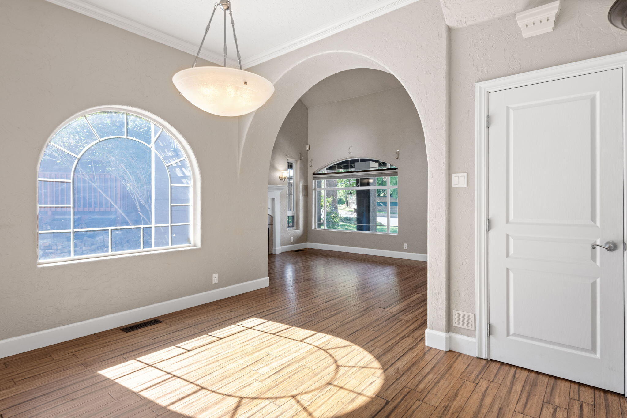 Bend, Oregon, 97701, United States, 3 Bedrooms Bedrooms, ,3 BathroomsBathrooms,Residential,For Sale,1898955