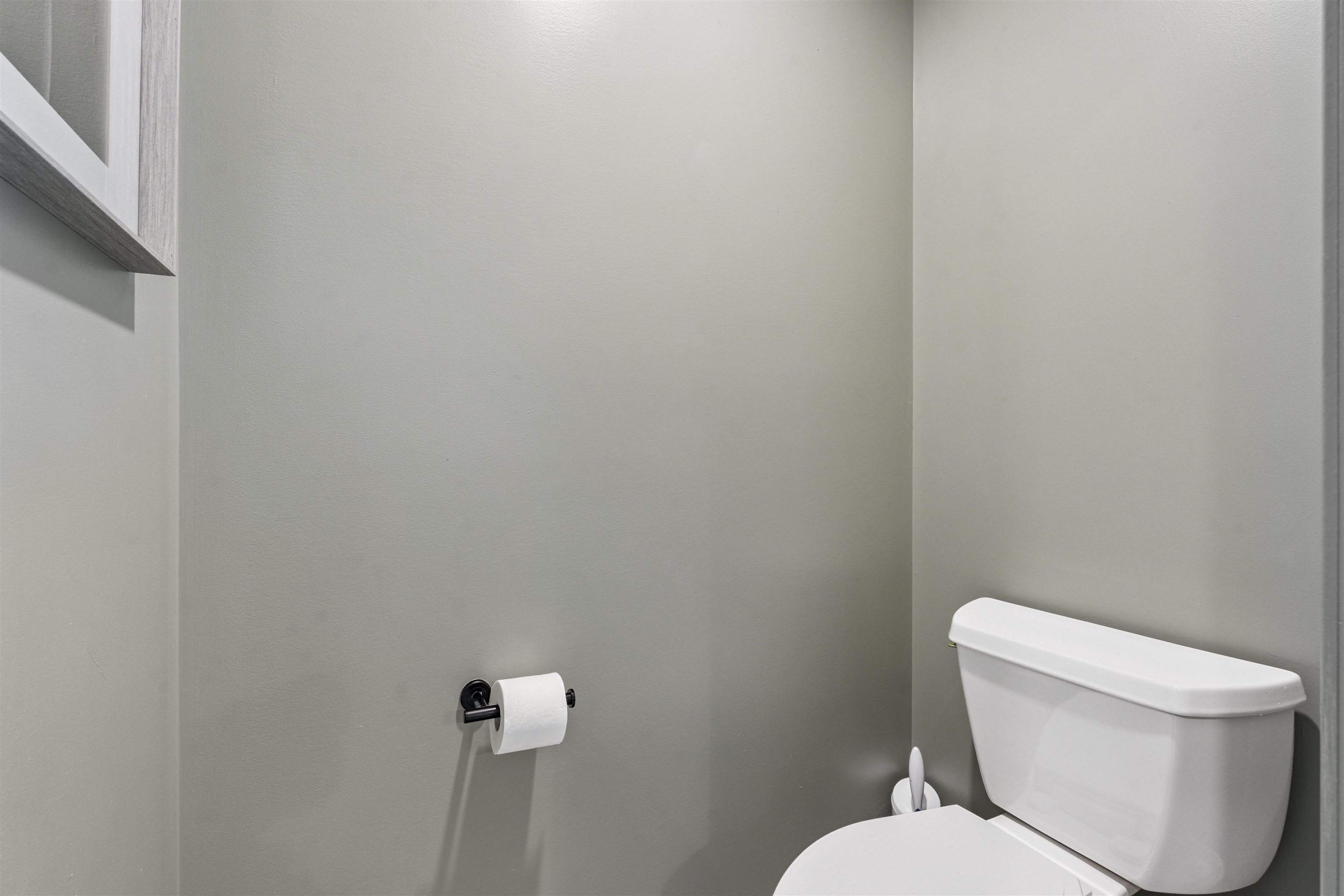 Holderness, New Hampshire, 03245, United States, 3 Bedrooms Bedrooms, ,2 BathroomsBathrooms,Residential,For Sale,1918284