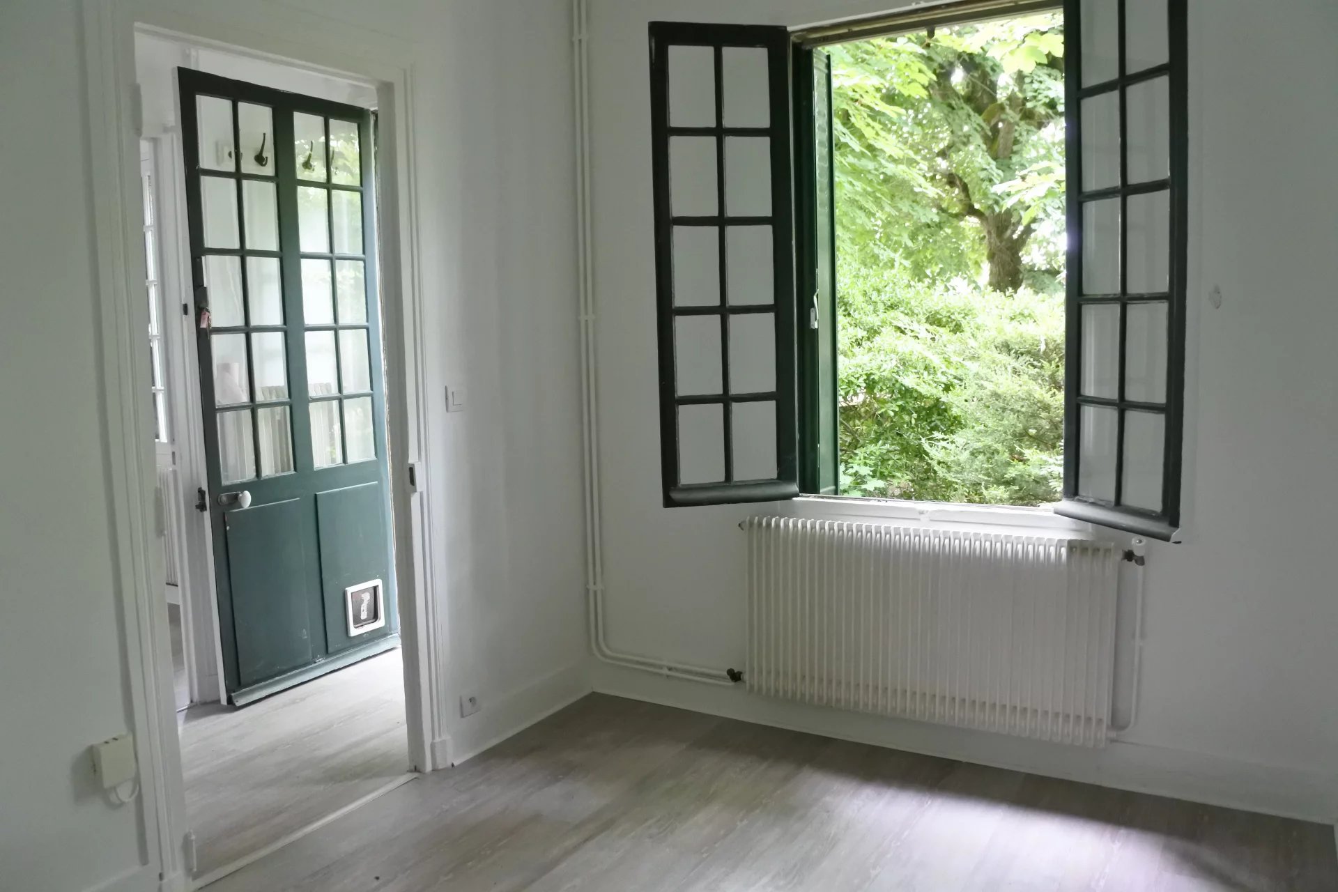 Le Vésinet, Île-de-France, 78110, FR, 5 Bedrooms Bedrooms, ,5 BathroomsBathrooms,Residential,For Sale,1994583