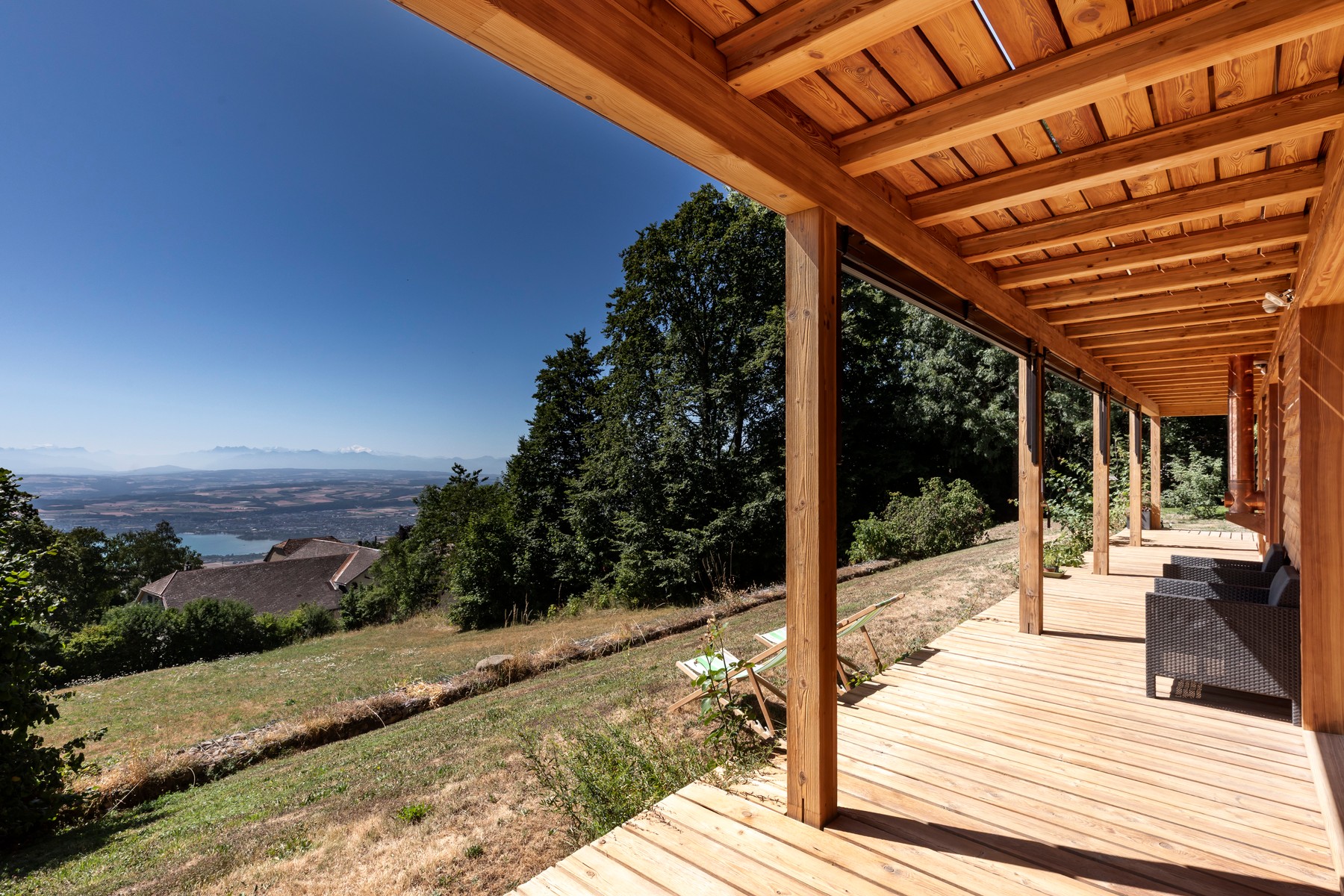  A rare property featuring two cottages and breathtaking lake views - 物件實景