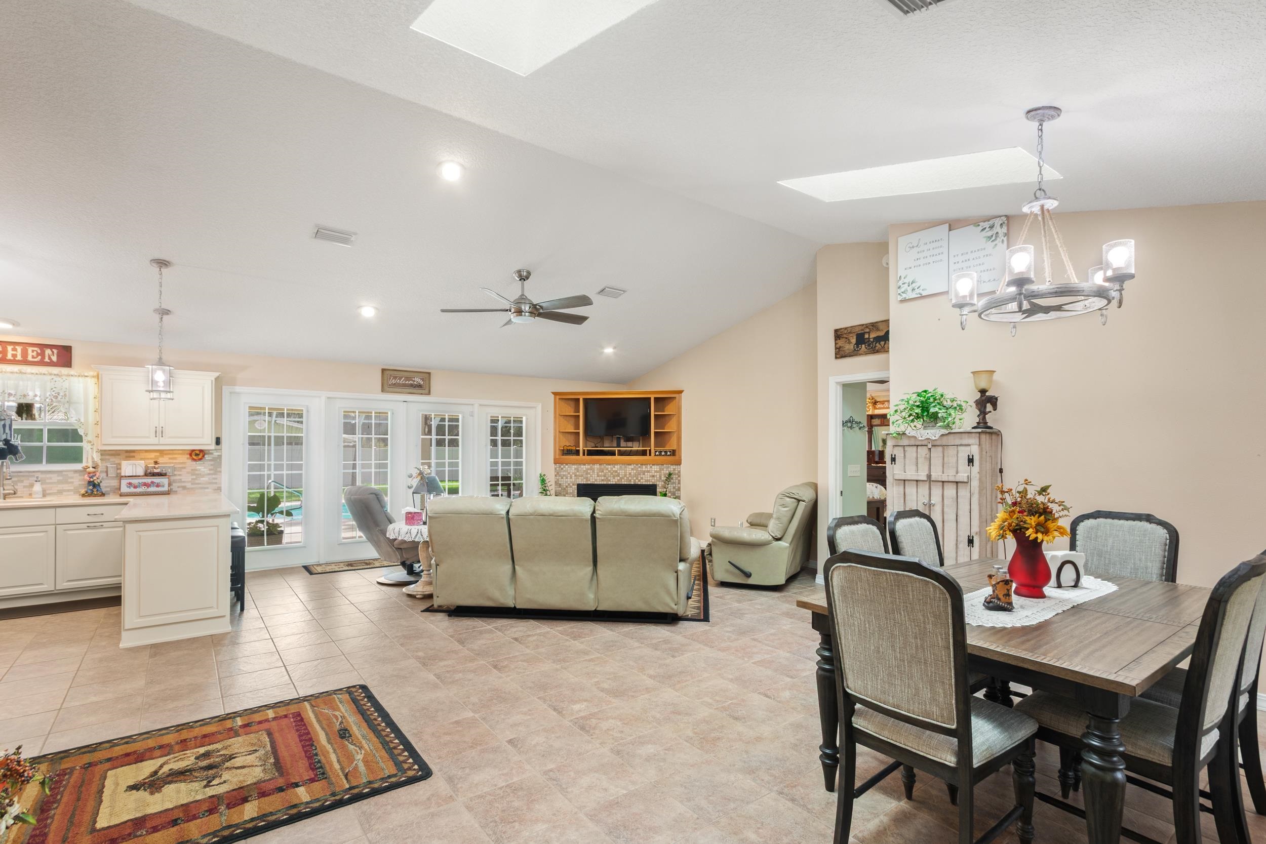 East Palatka, Florida, 32131, United States, 3 Bedrooms Bedrooms, ,2 BathroomsBathrooms,Residential,For Sale,1983358