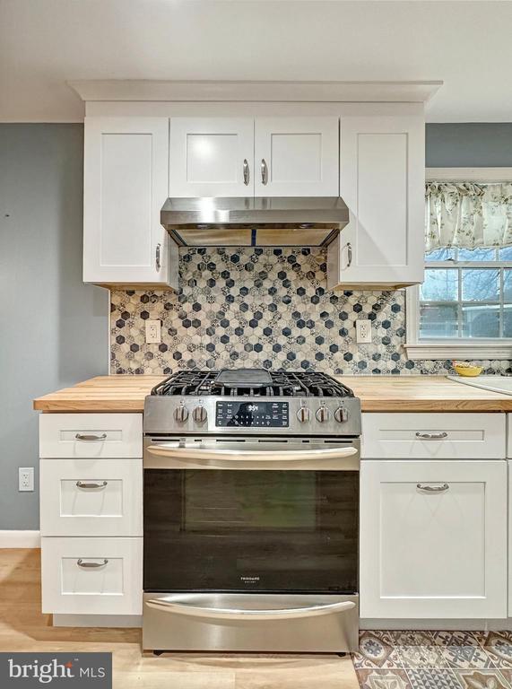 Cherry Hill, New Jersey, 08034, United States, 4 Bedrooms Bedrooms, ,4 BathroomsBathrooms,Residential,For Sale,1990479