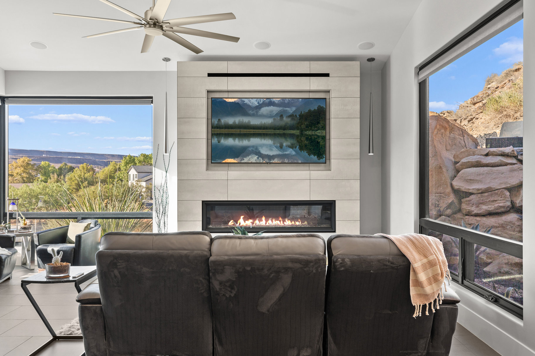  Modern Masterpiece With Breathtaking Mountain Views - 物件實景