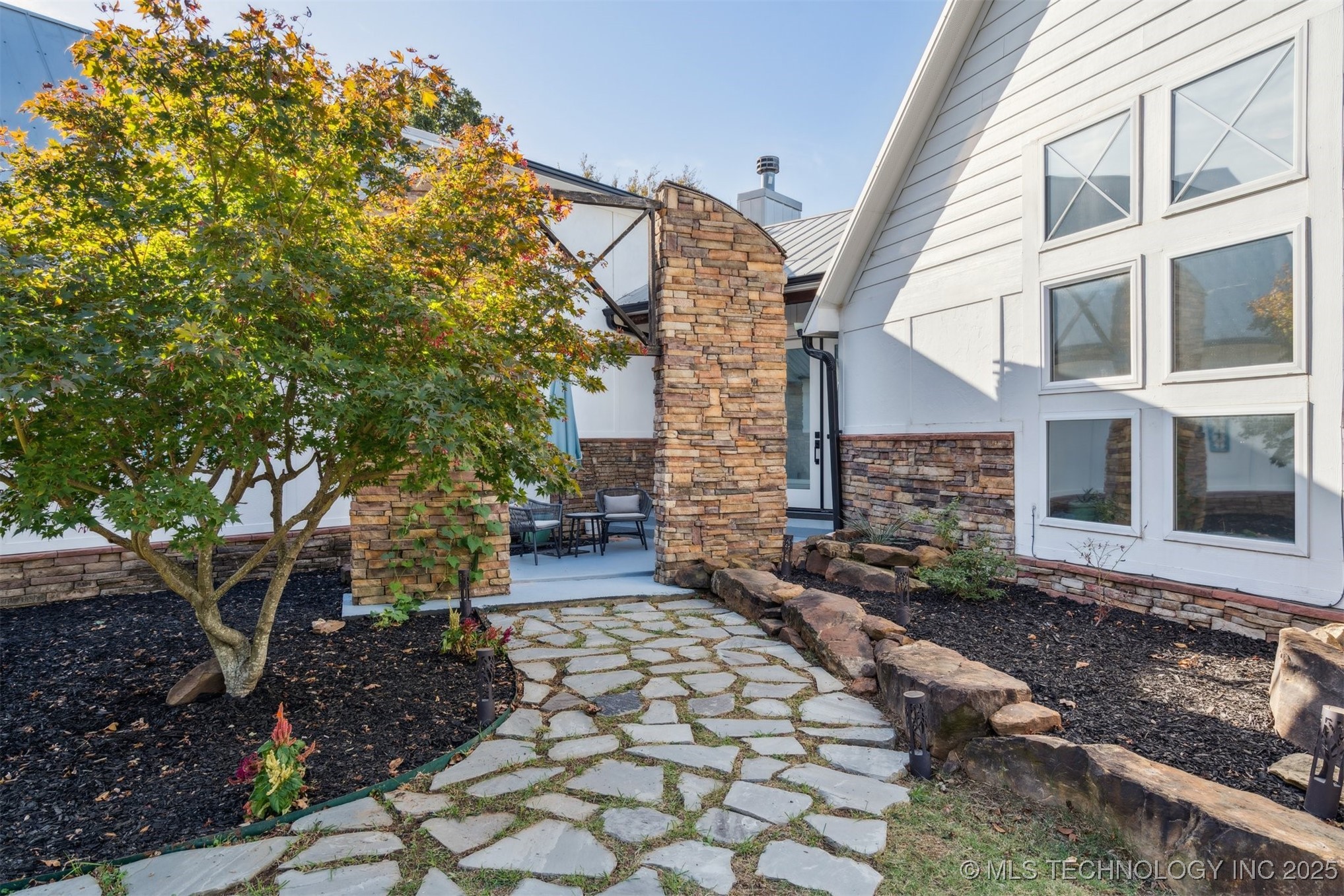 Stigler, Oklahoma, 74462, United States, 5 Bedrooms Bedrooms, ,3 BathroomsBathrooms,Residential,For Sale,2001664