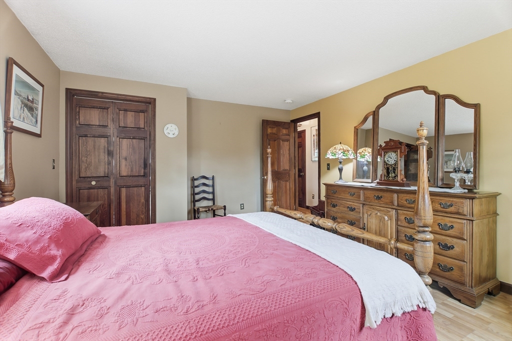 Monson, Massachusetts, 01057, United States, 5 Bedrooms Bedrooms, ,2 BathroomsBathrooms,Residential,For Sale,1988308