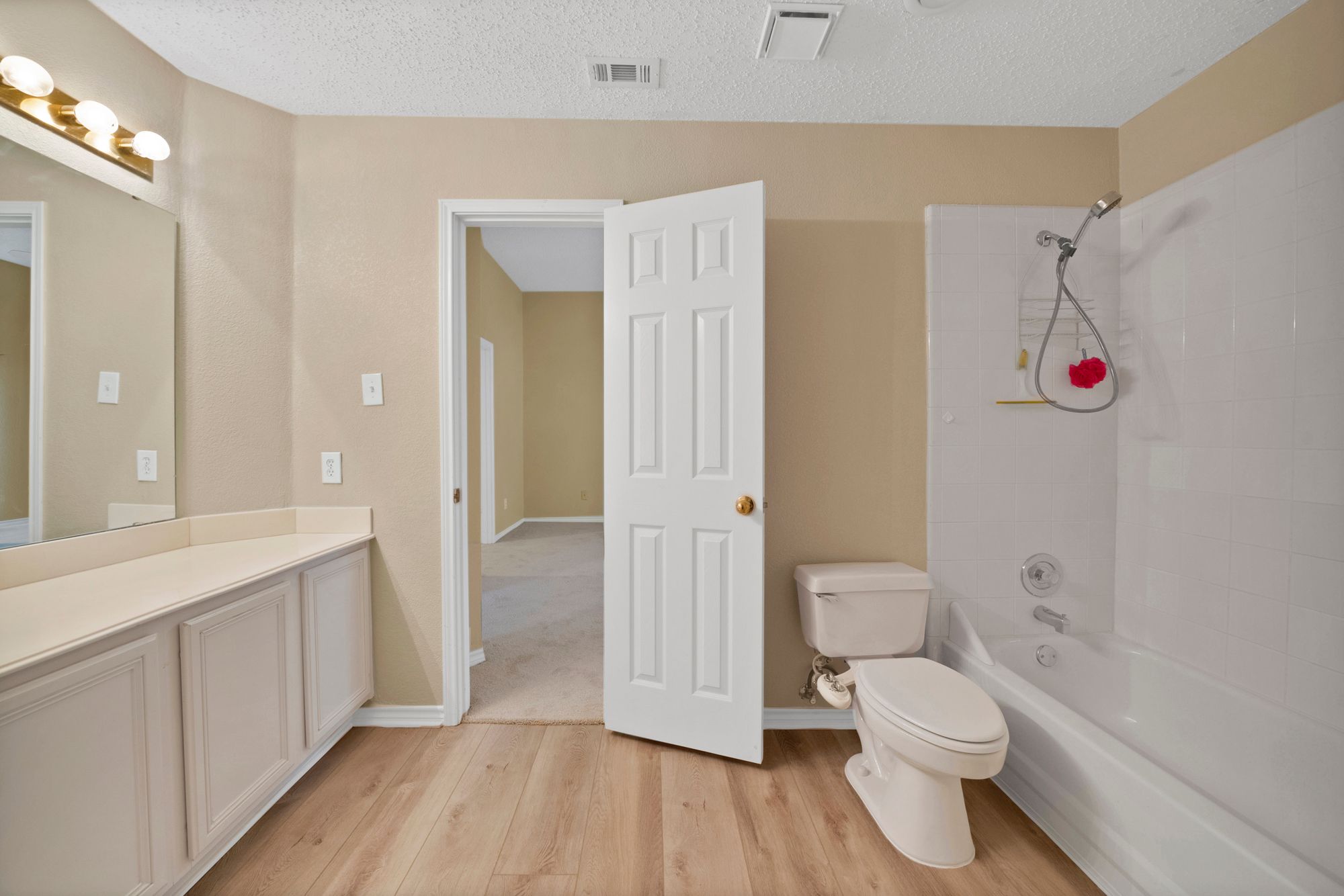  2129 Brentcove Drive, Grapevine, TX, 76051 - 物件實景
