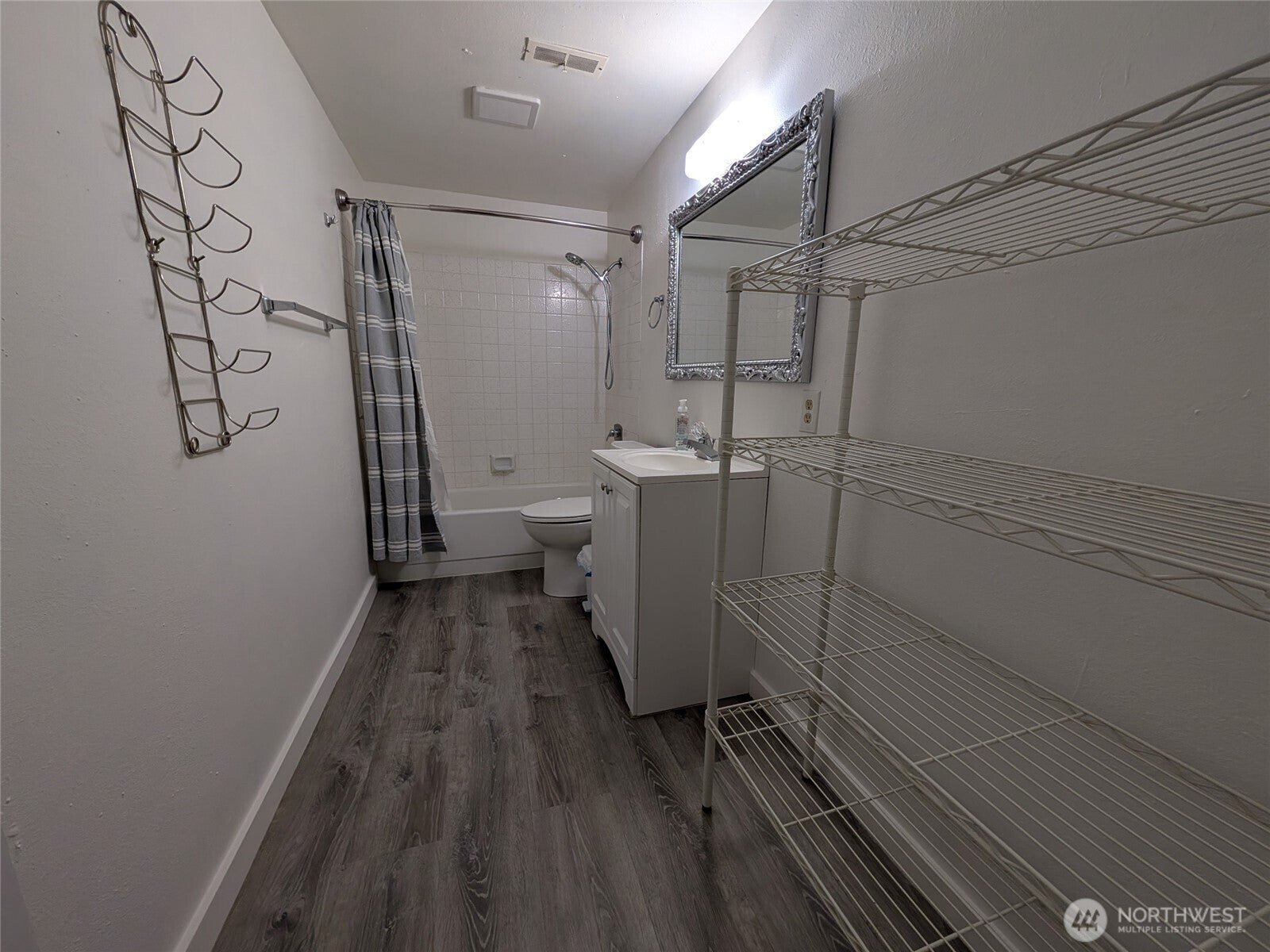 Seattle, Washington, 98133, United States, 3 Bedrooms Bedrooms, ,2 BathroomsBathrooms,Residential,For Sale,1975862