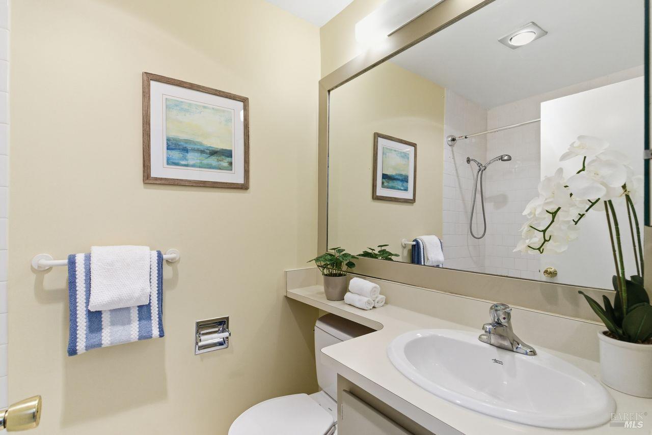 Sausalito, California, 94965, United States, 3 Bedrooms Bedrooms, ,3 BathroomsBathrooms,Residential,For Sale,1990897