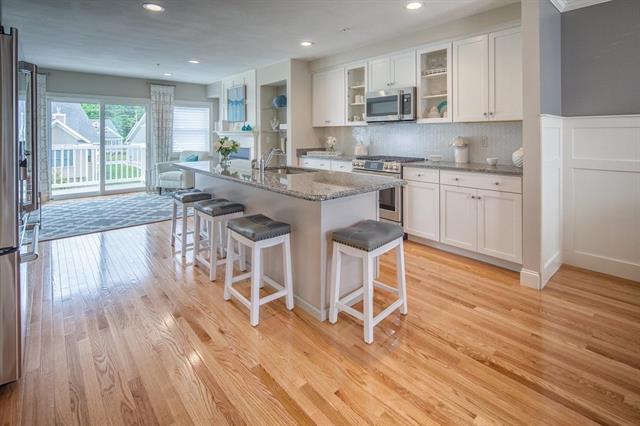 Dover, New Hampshire, 03820, United States, 2 Bedrooms Bedrooms, ,3 BathroomsBathrooms,Residential,For Sale,2002937