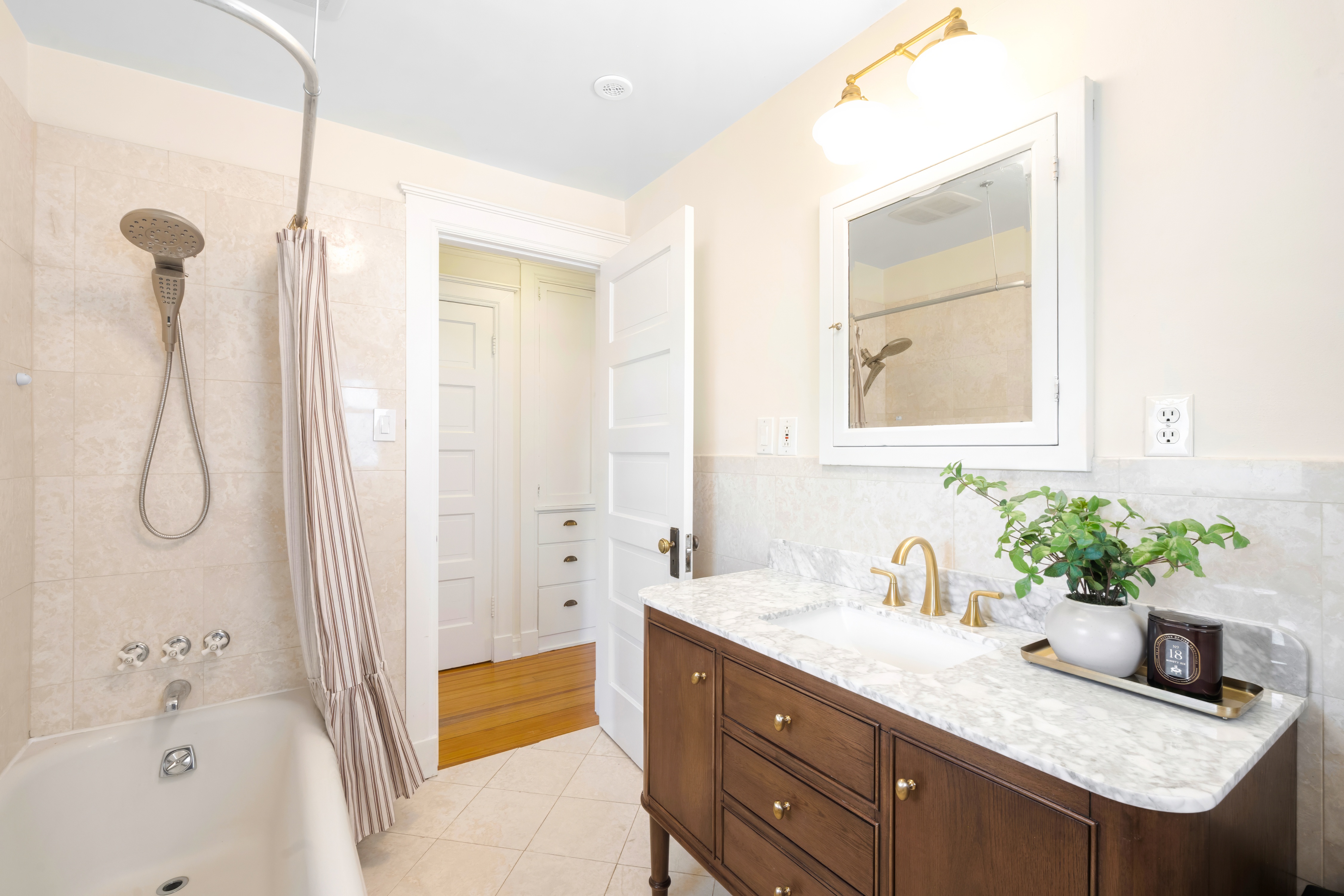  From the moment you arrive, this home leaves an impression - 物件實景