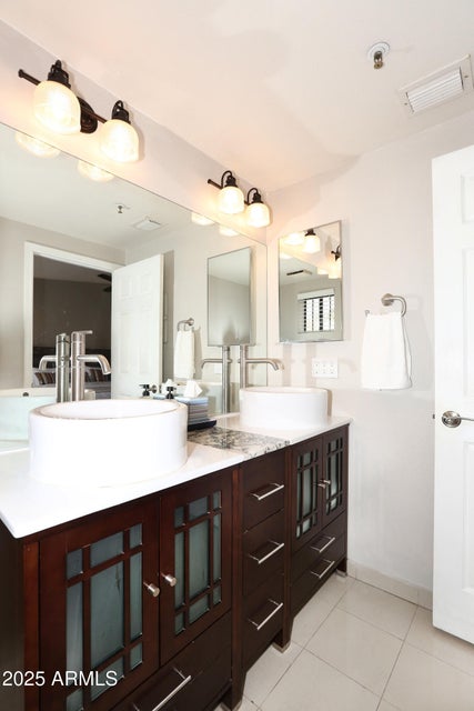 Scottsdale, Arizona, 85258, United States, 2 Bedrooms Bedrooms, ,Residential,For Sale,1977114