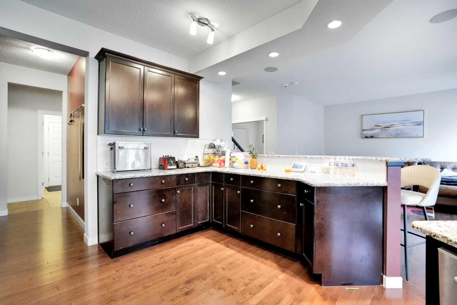 CALGARY, Alberta, T2X 0J7, CA, 3 Bedrooms Bedrooms, ,3 BathroomsBathrooms,Residential,For Sale,1906962