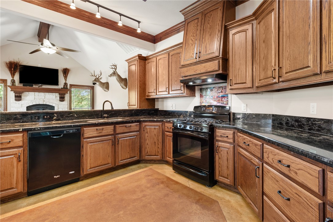 Normangee, Texas, 77871, United States, 4 Bedrooms Bedrooms, ,3 BathroomsBathrooms,Residential,For Sale,1910643