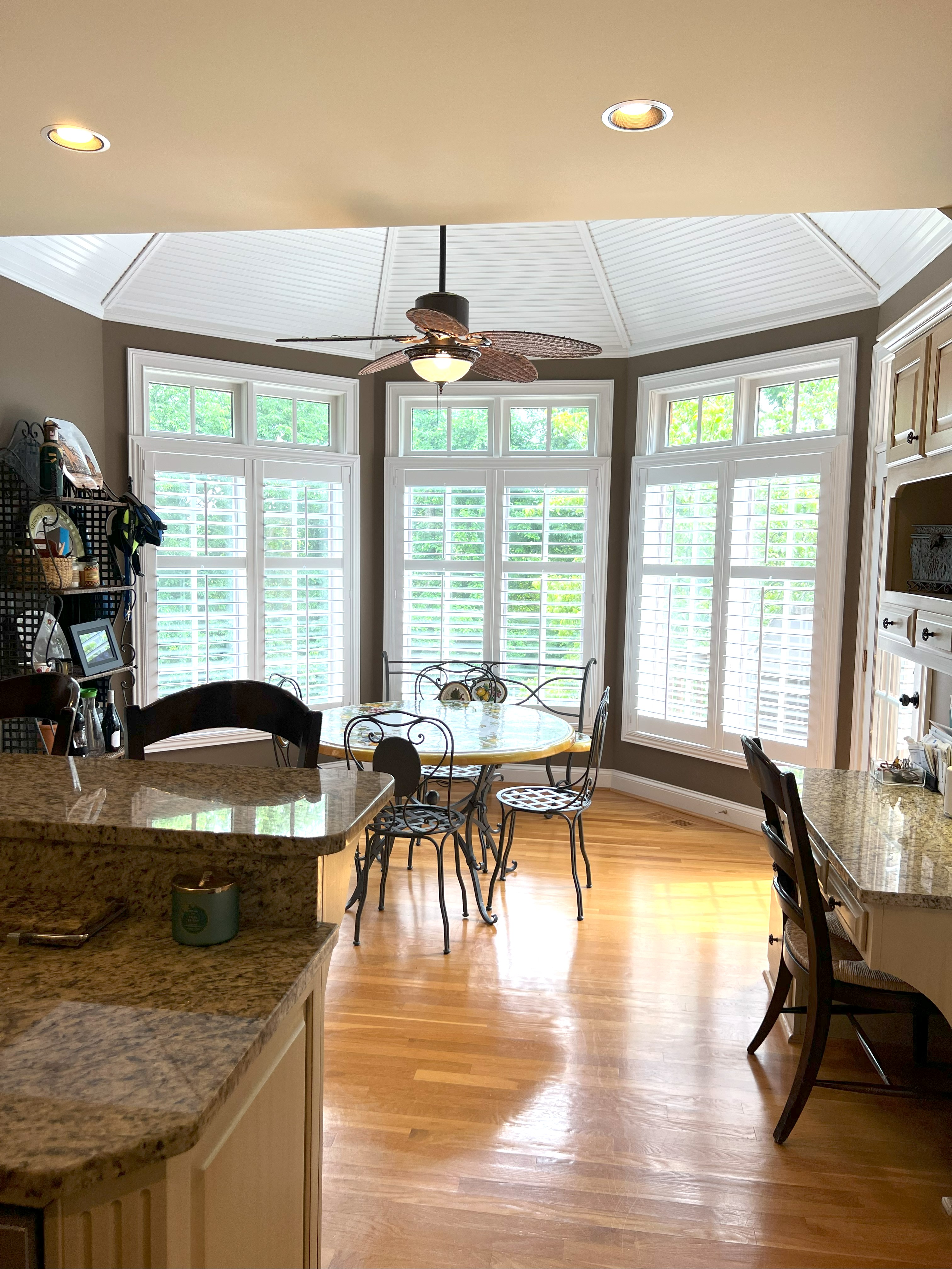 Frankfort, Kentucky, 40601, United States, 5 Bedrooms Bedrooms, ,4 BathroomsBathrooms,Residential,For Sale,1983551