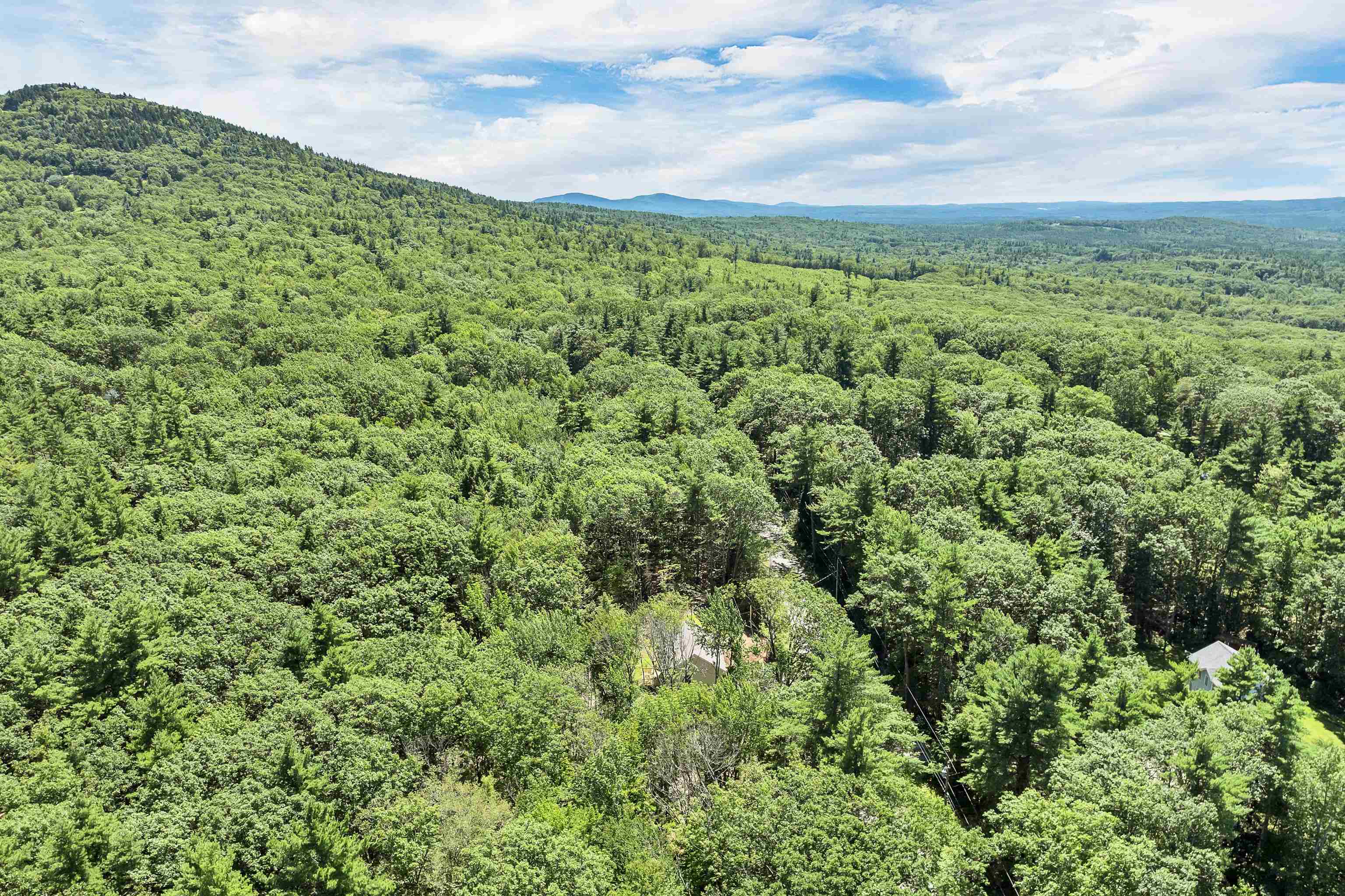 Bennington, New Hampshire, 03442, United States, 3 Bedrooms Bedrooms, ,2 BathroomsBathrooms,Residential,For Sale,1898255
