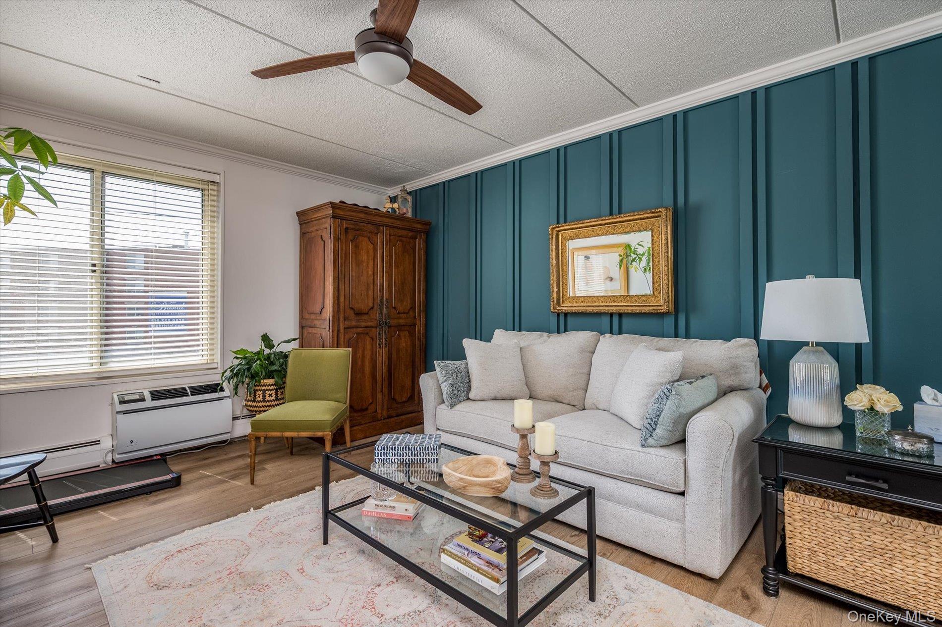  135 Post Avenue, Westbury, NY, 11590 - 物件實景