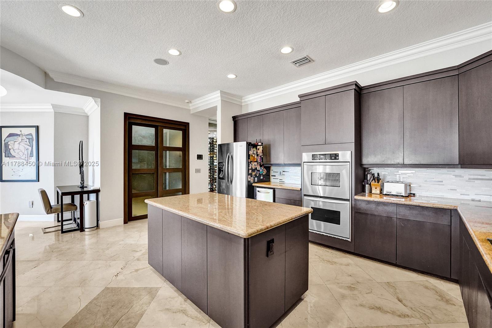 Davie, Florida, 33330, United States, 6 Bedrooms Bedrooms, ,6 BathroomsBathrooms,Residential,For Sale,1908596