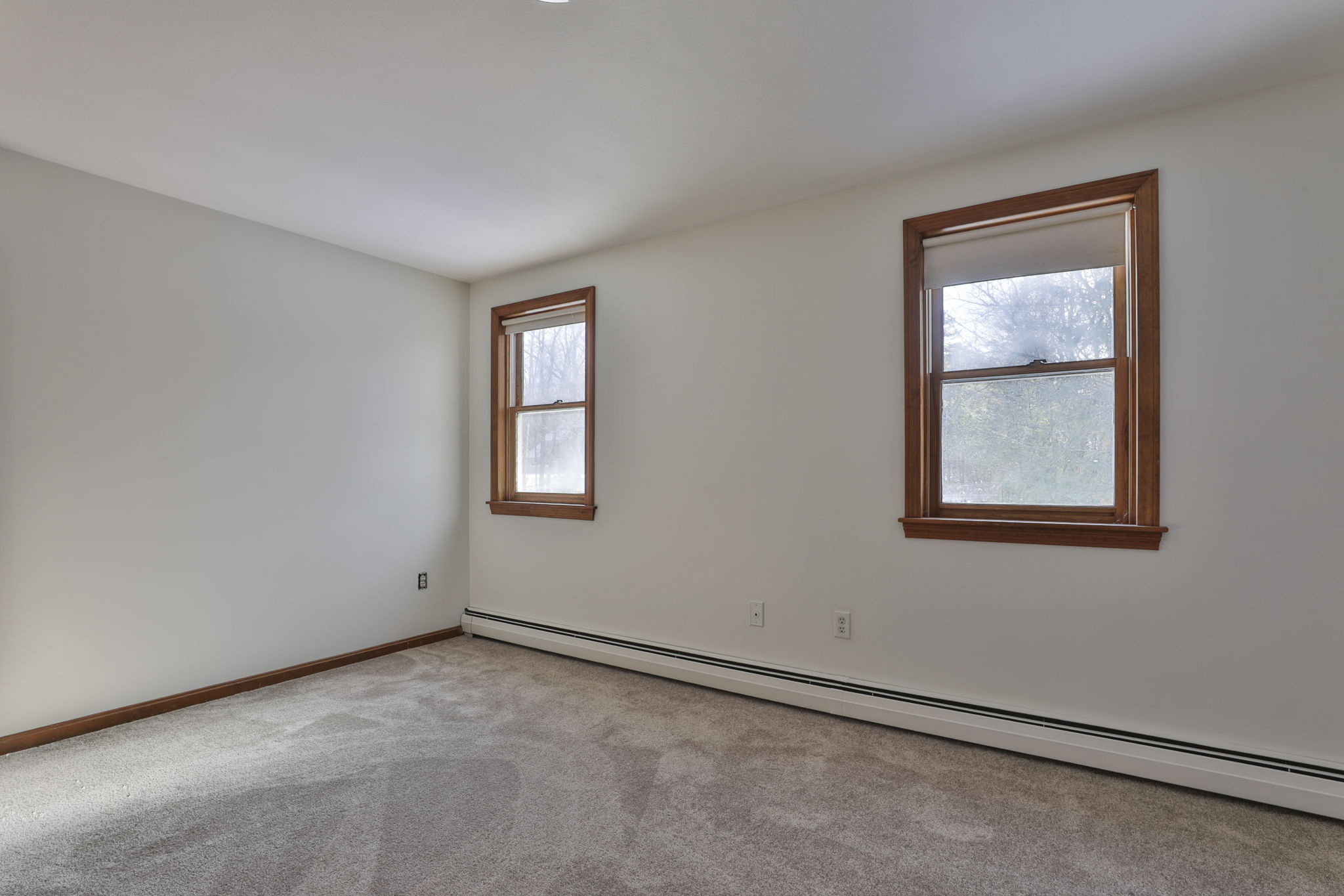 Derry, New Hampshire, 03038, United States, 3 Bedrooms Bedrooms, ,2 BathroomsBathrooms,Residential,For Sale,2006202